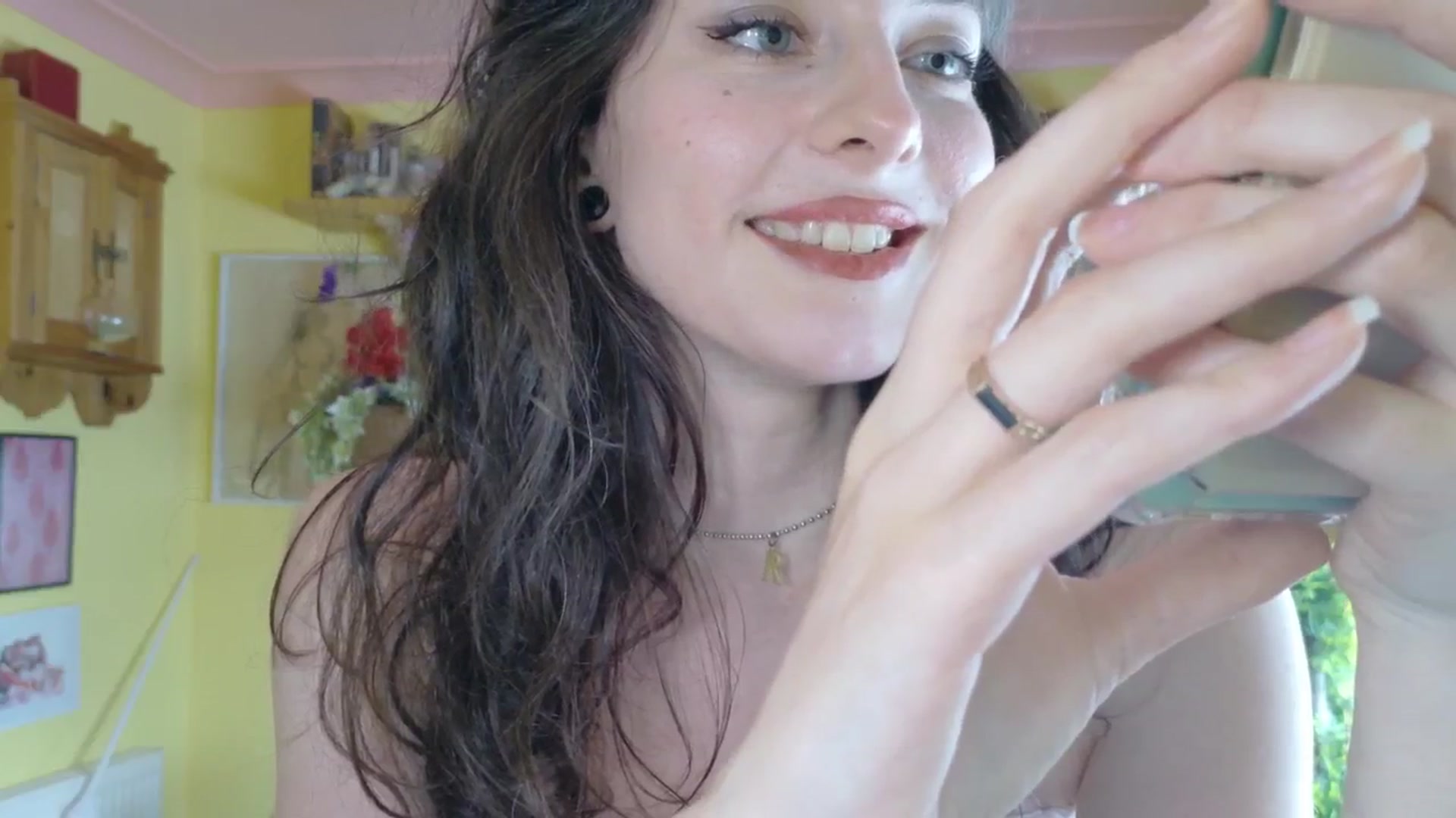 Gallery image thumbnail from porcelaincity's myfreecams stream on, 08/14/2025, 13:30 image 5 of 20