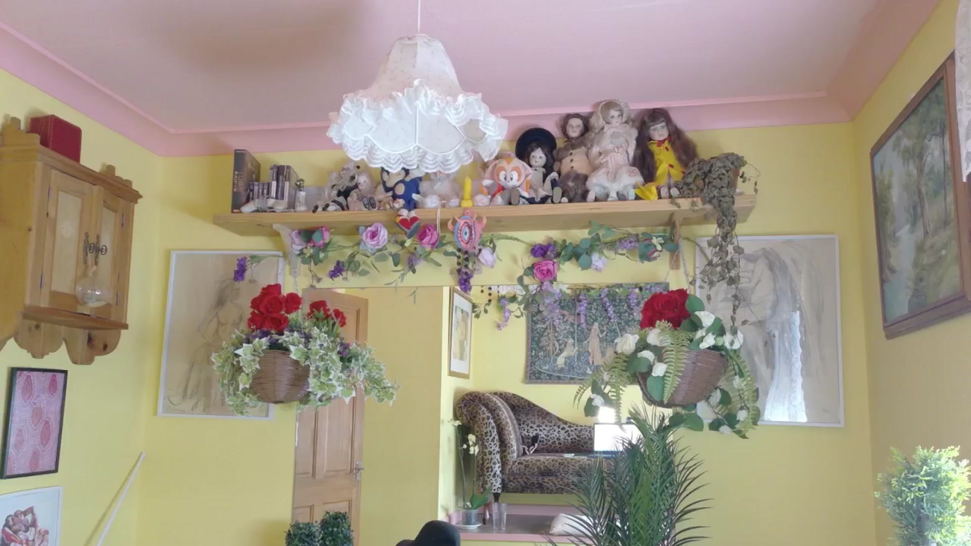 Gallery image thumbnail from porcelaincity's myfreecams stream on, 08/14/2025, 13:30 image 3 of 20