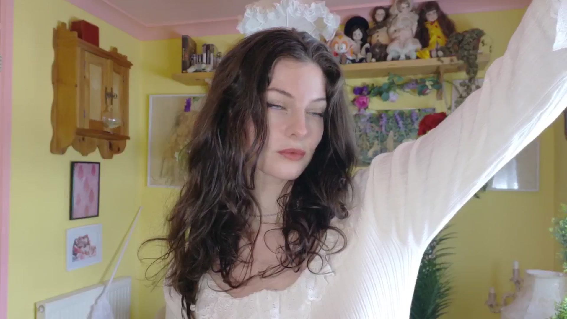 Gallery image thumbnail from porcelaincity's myfreecams stream on, 08/15/2025, 08:54 image 4 of 20