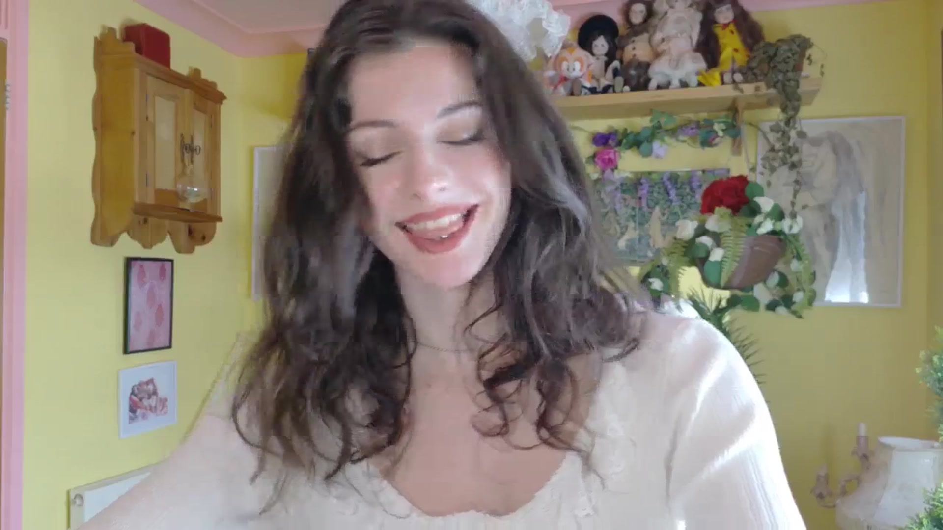Gallery image thumbnail from porcelaincity's myfreecams stream on, 08/15/2025, 08:54 image 17 of 20