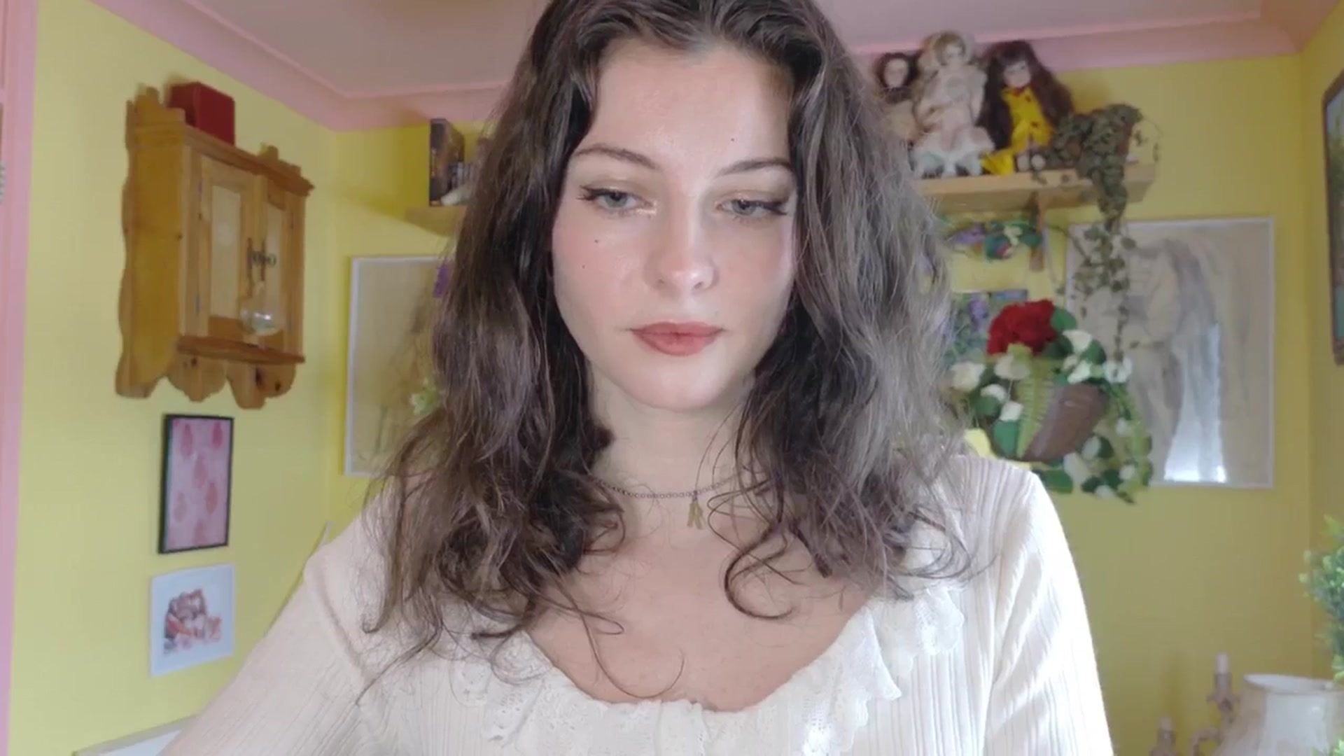 Gallery image thumbnail from porcelaincity's myfreecams stream on, 08/15/2025, 08:54 image 11 of 20