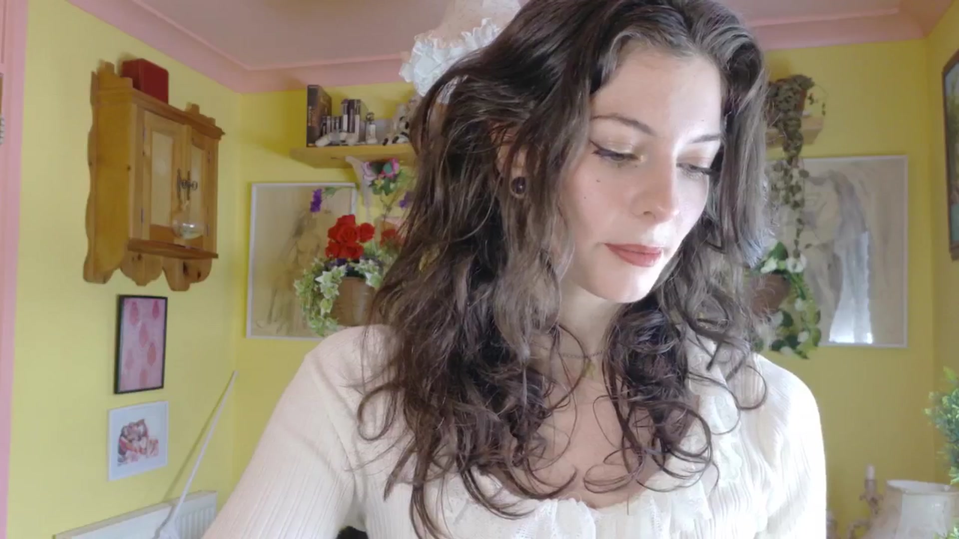 Gallery image thumbnail from porcelaincity's myfreecams stream on, 08/15/2025, 08:54 image 7 of 20
