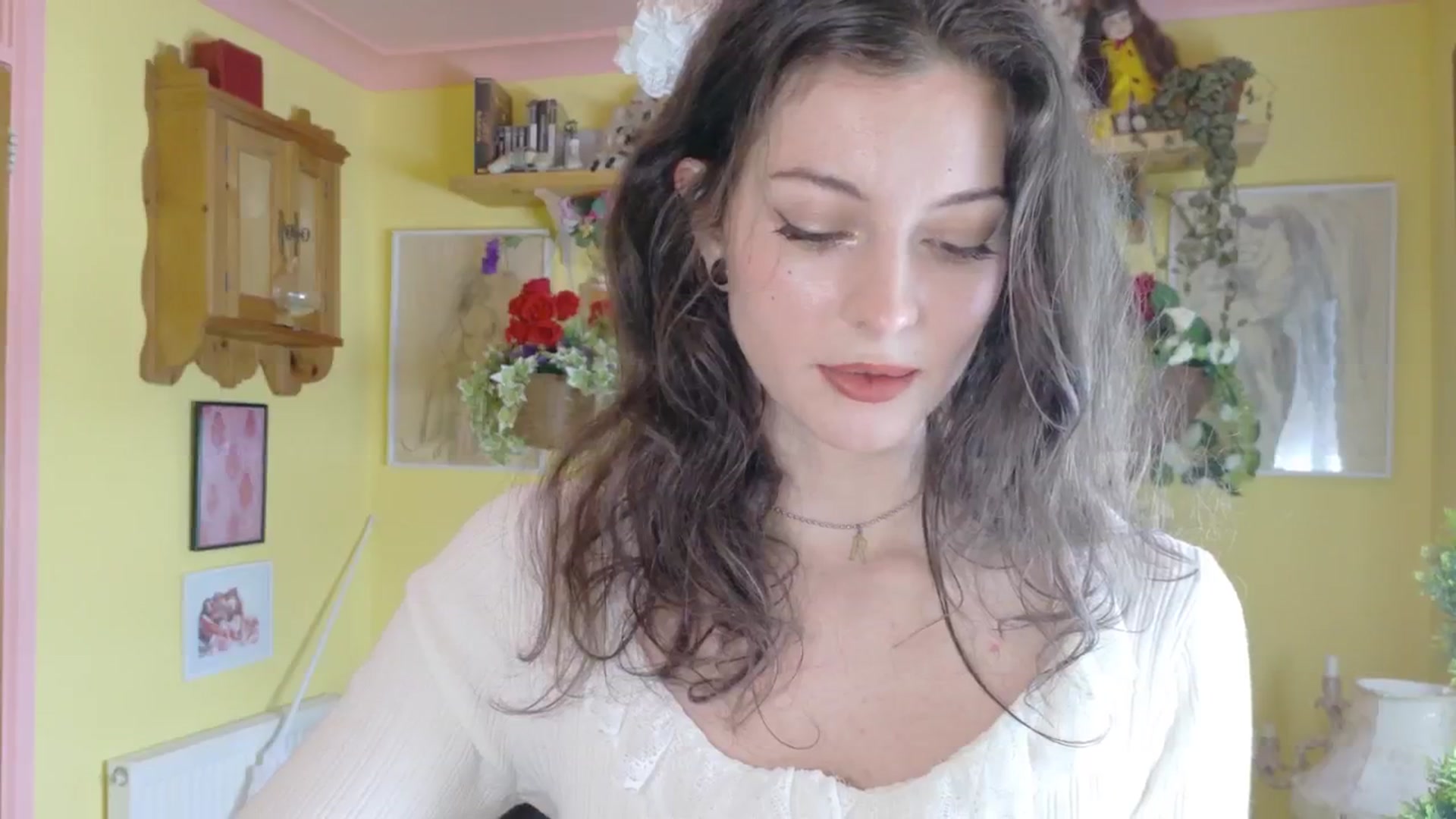 Gallery image thumbnail from porcelaincity's myfreecams stream on, 08/15/2025, 08:54 image 19 of 20