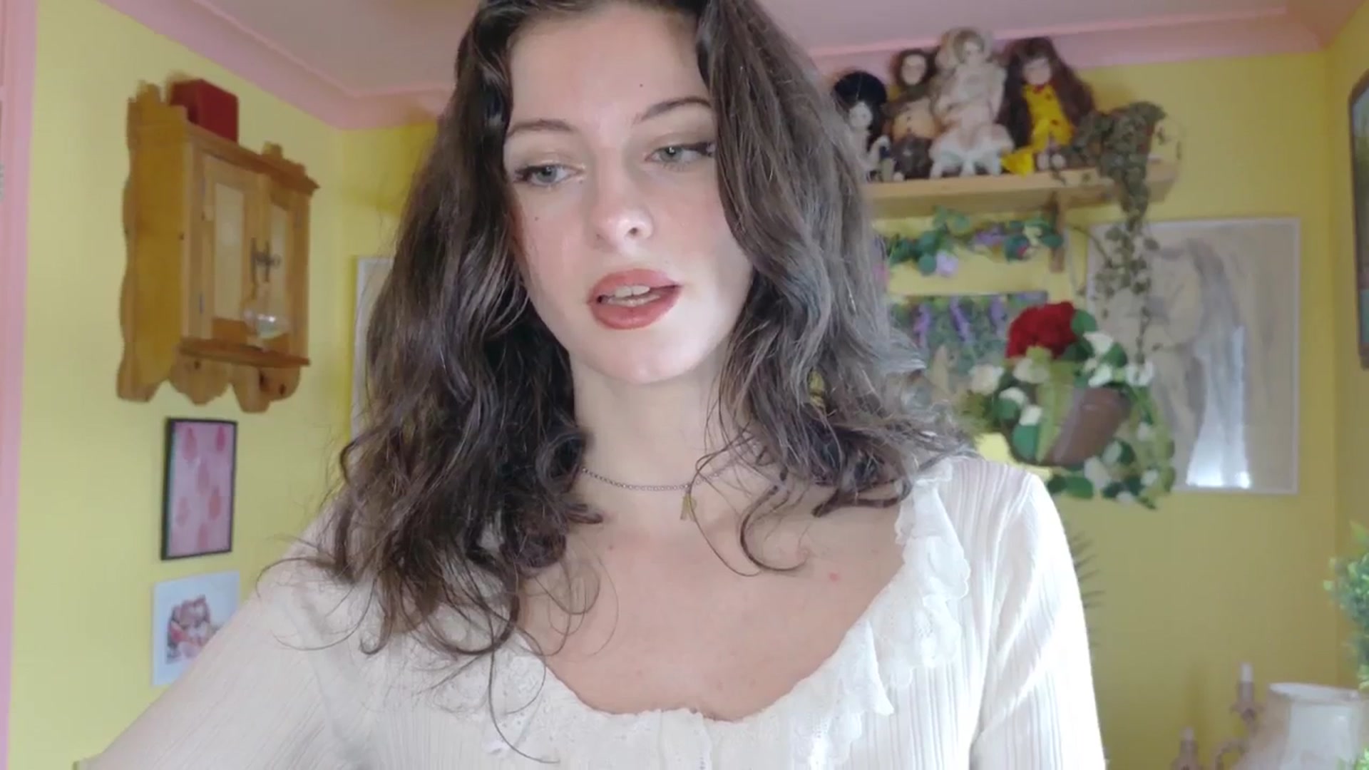 Gallery image thumbnail from porcelaincity's myfreecams stream on, 08/15/2025, 08:54 image 10 of 20
