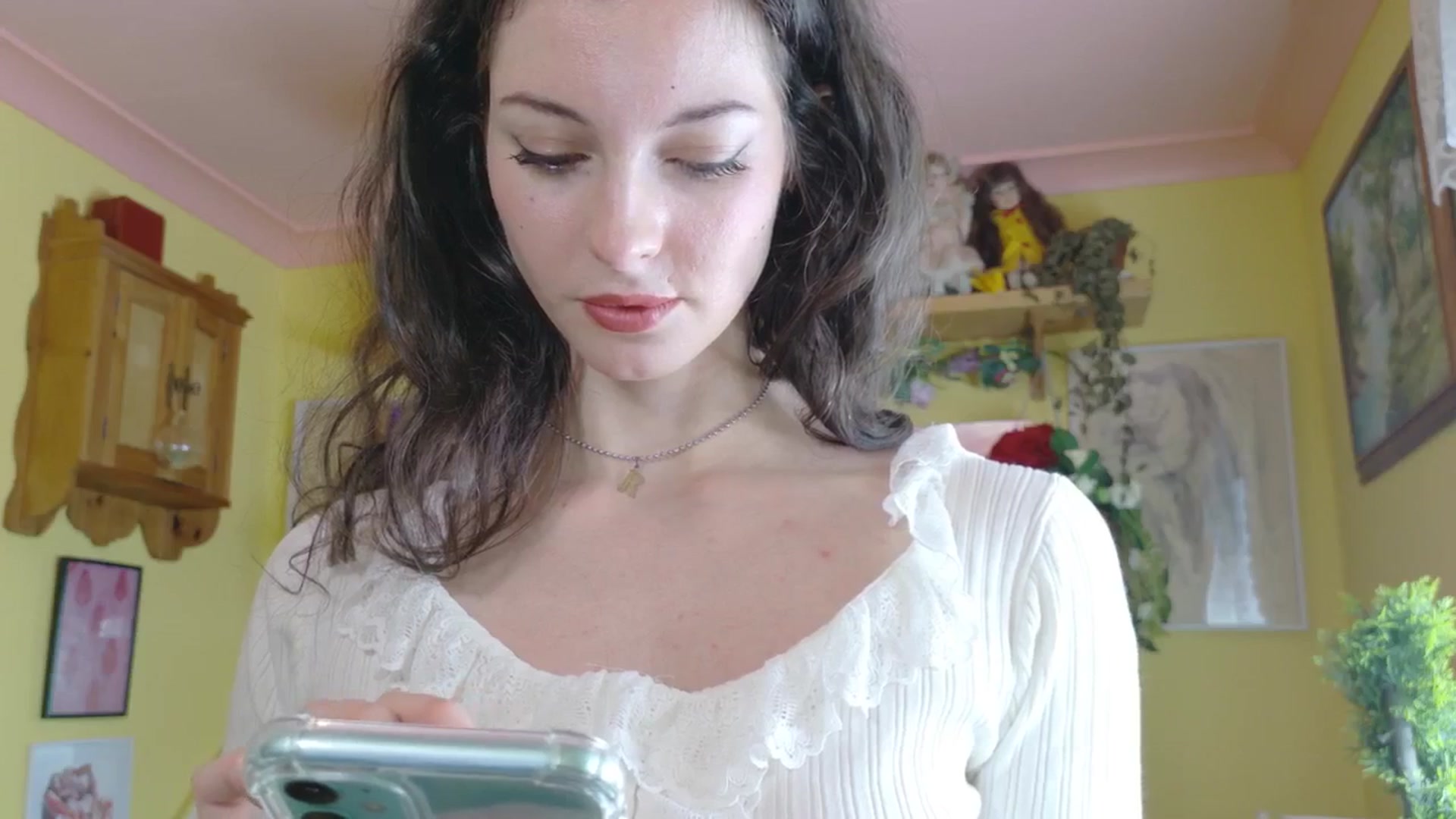 Gallery image thumbnail from porcelaincity's myfreecams stream on, 08/15/2025, 11:40 image 12 of 20