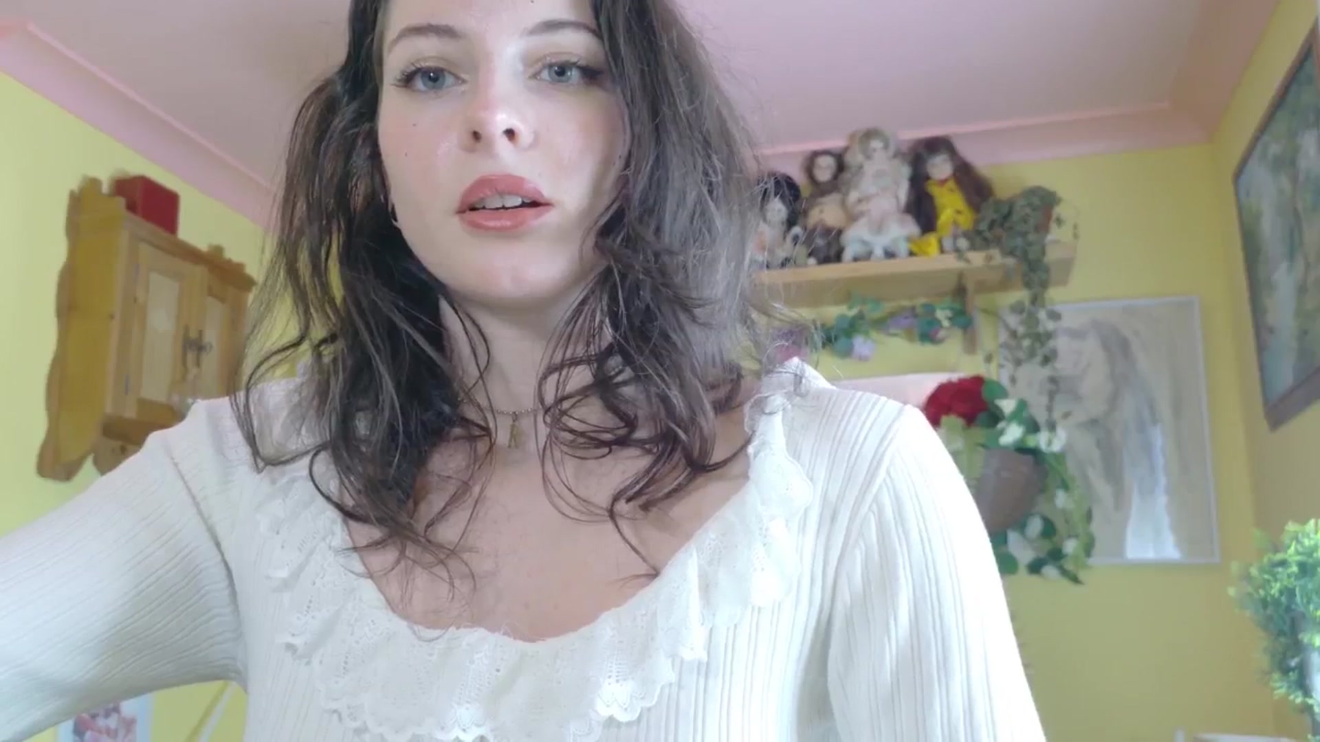 Gallery image thumbnail from porcelaincity's myfreecams stream on, 08/15/2025, 11:40 image 15 of 20