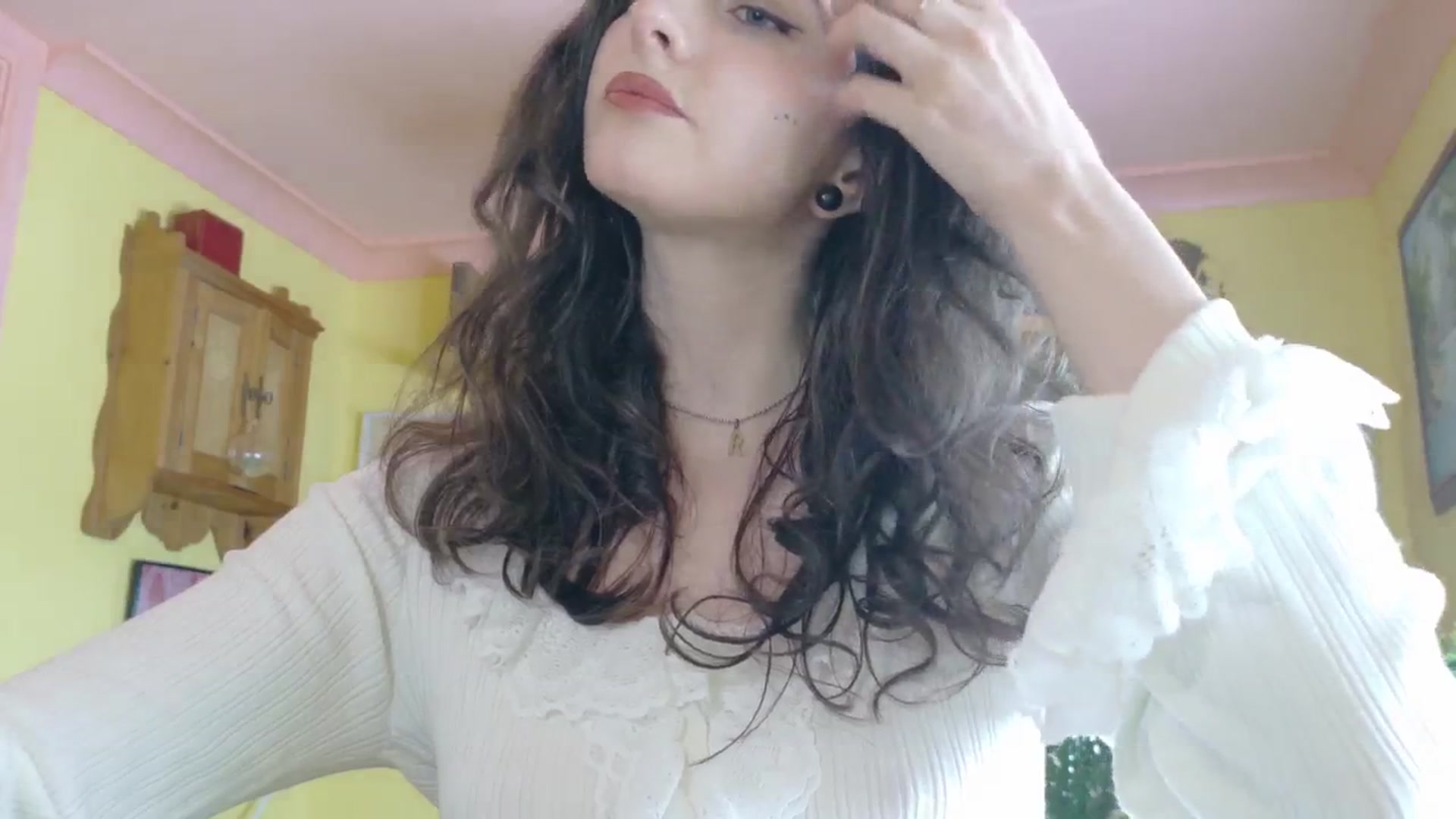Gallery image thumbnail from porcelaincity's myfreecams stream on, 08/15/2025, 11:40 image 4 of 20