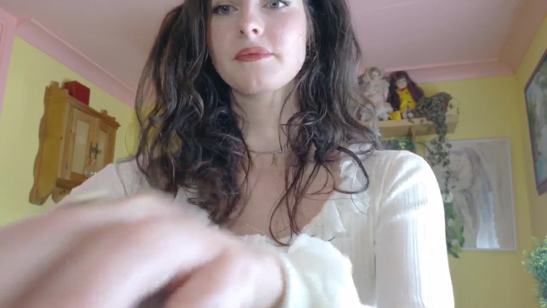 Gallery image thumbnail from porcelaincity's myfreecams stream on, 08/15/2025, 11:40 image 5 of 20