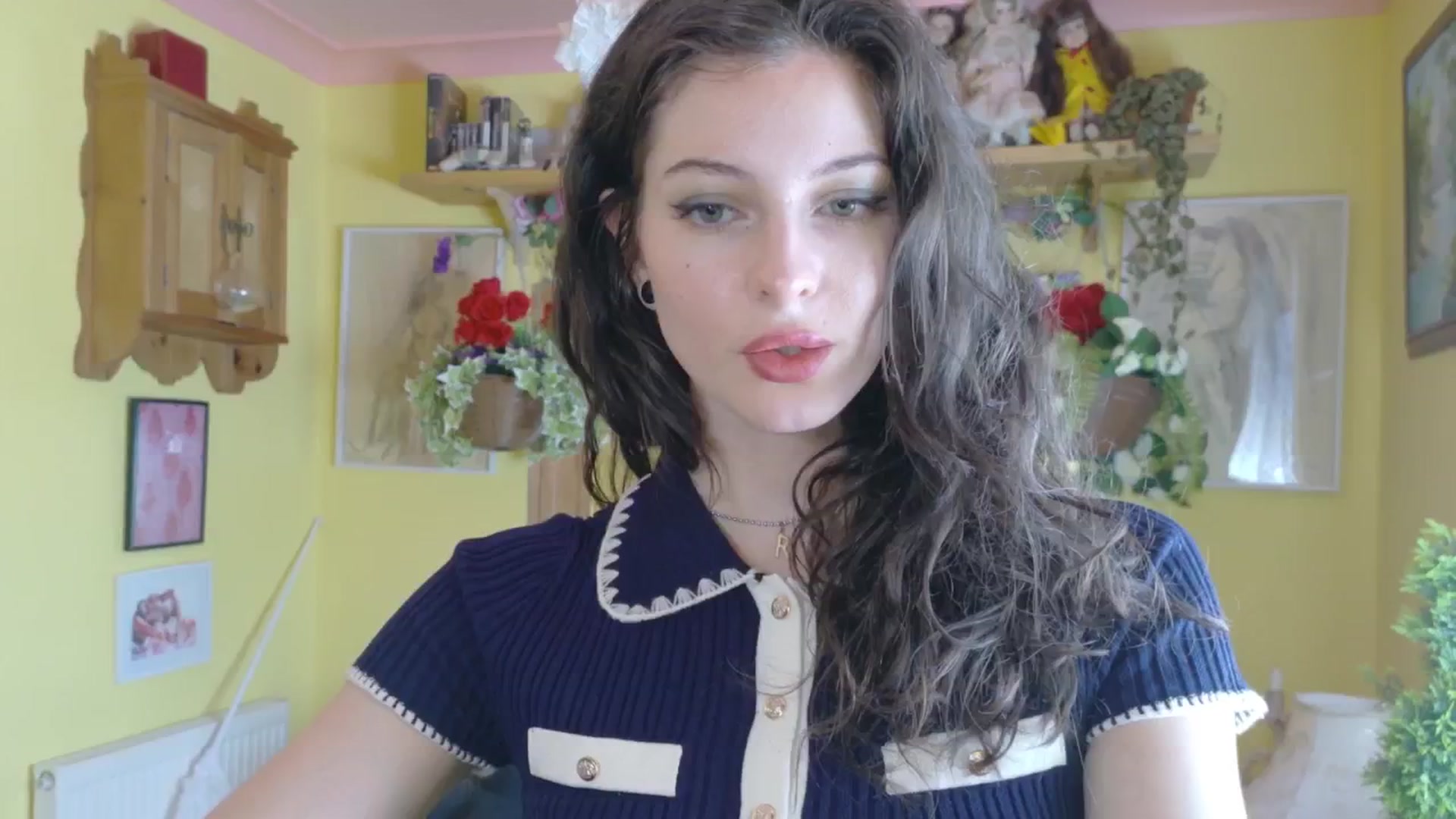 Gallery image thumbnail from porcelaincity's myfreecams stream on, 08/25/2025, 11:18 image 1 of 20