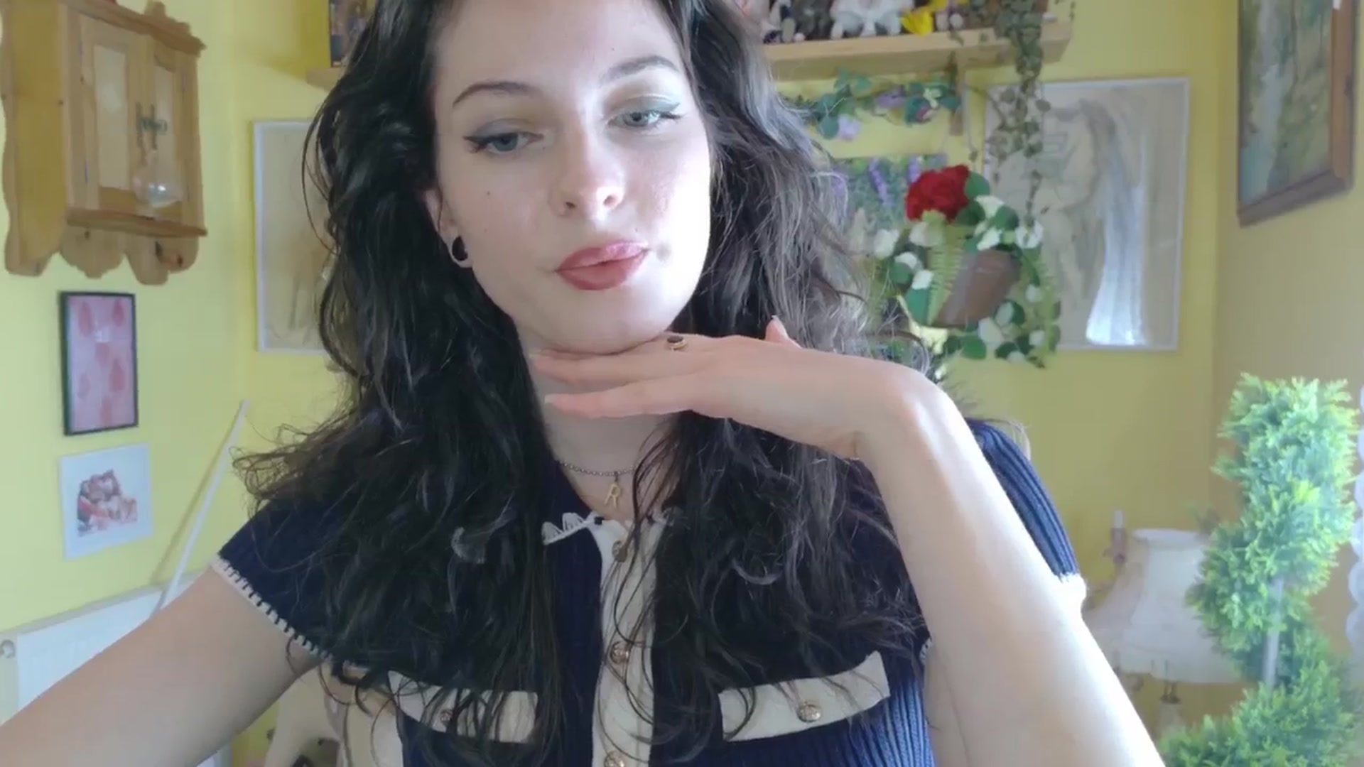 Gallery image thumbnail from porcelaincity's myfreecams stream on, 08/25/2025, 11:18 image 9 of 20
