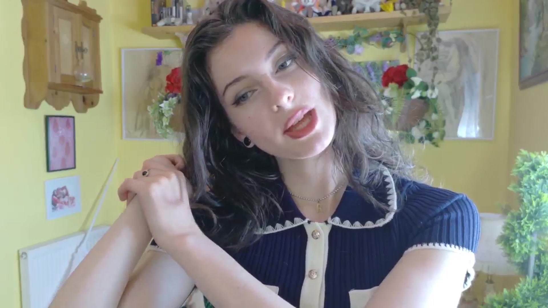 Gallery image thumbnail from porcelaincity's myfreecams stream on, 08/25/2025, 11:18 image 14 of 20