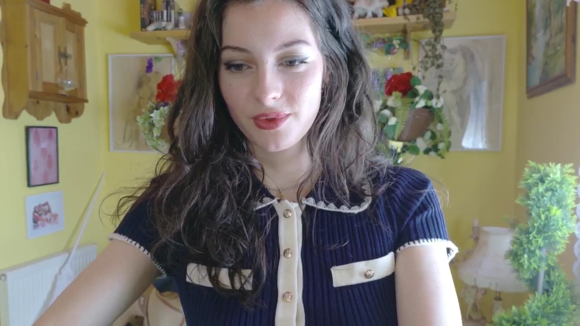 Gallery image thumbnail from porcelaincity's myfreecams stream on, 08/25/2025, 11:18 image 10 of 20