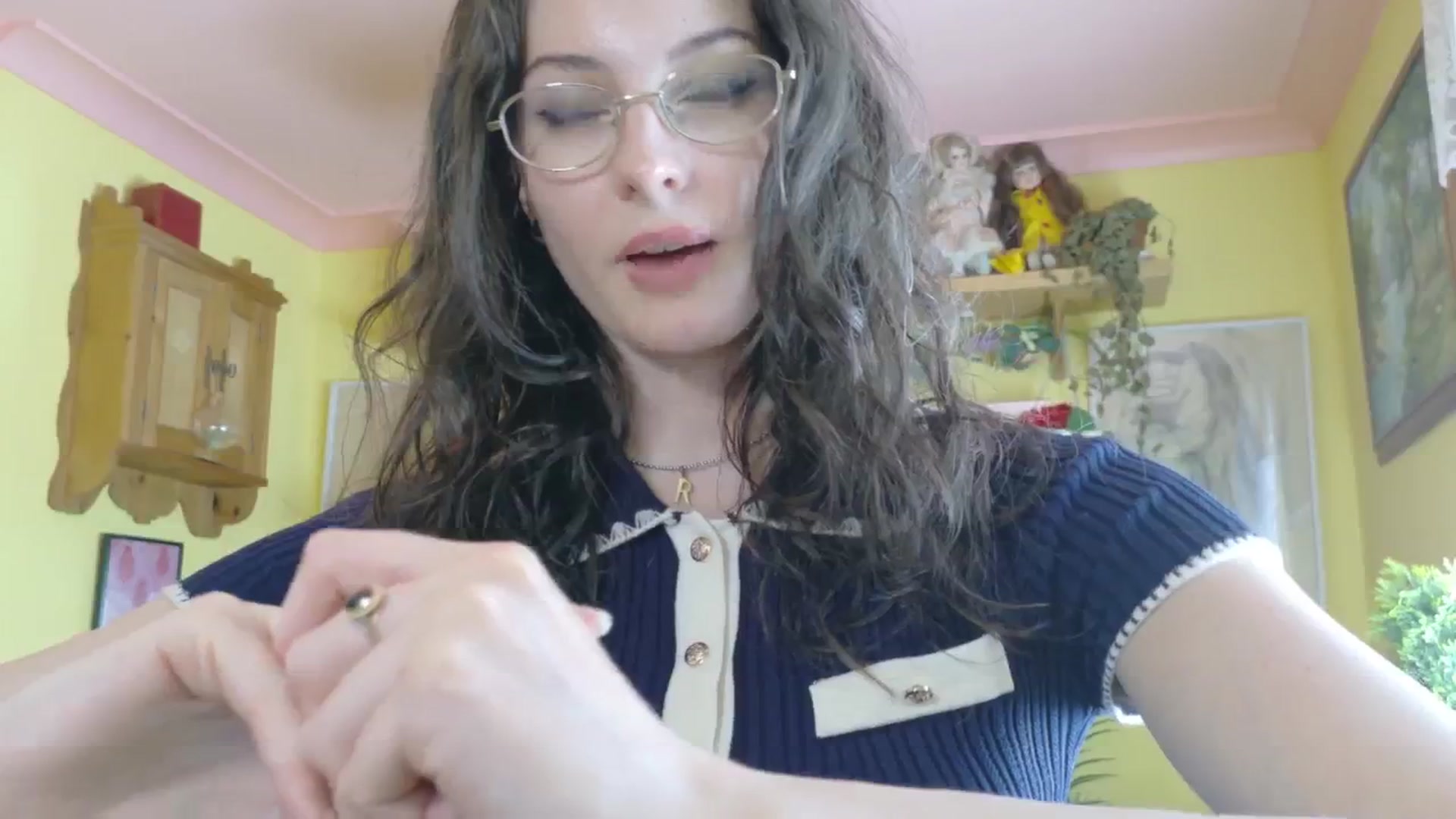 Gallery image thumbnail from porcelaincity's myfreecams stream on, 08/25/2025, 13:30 image 12 of 20