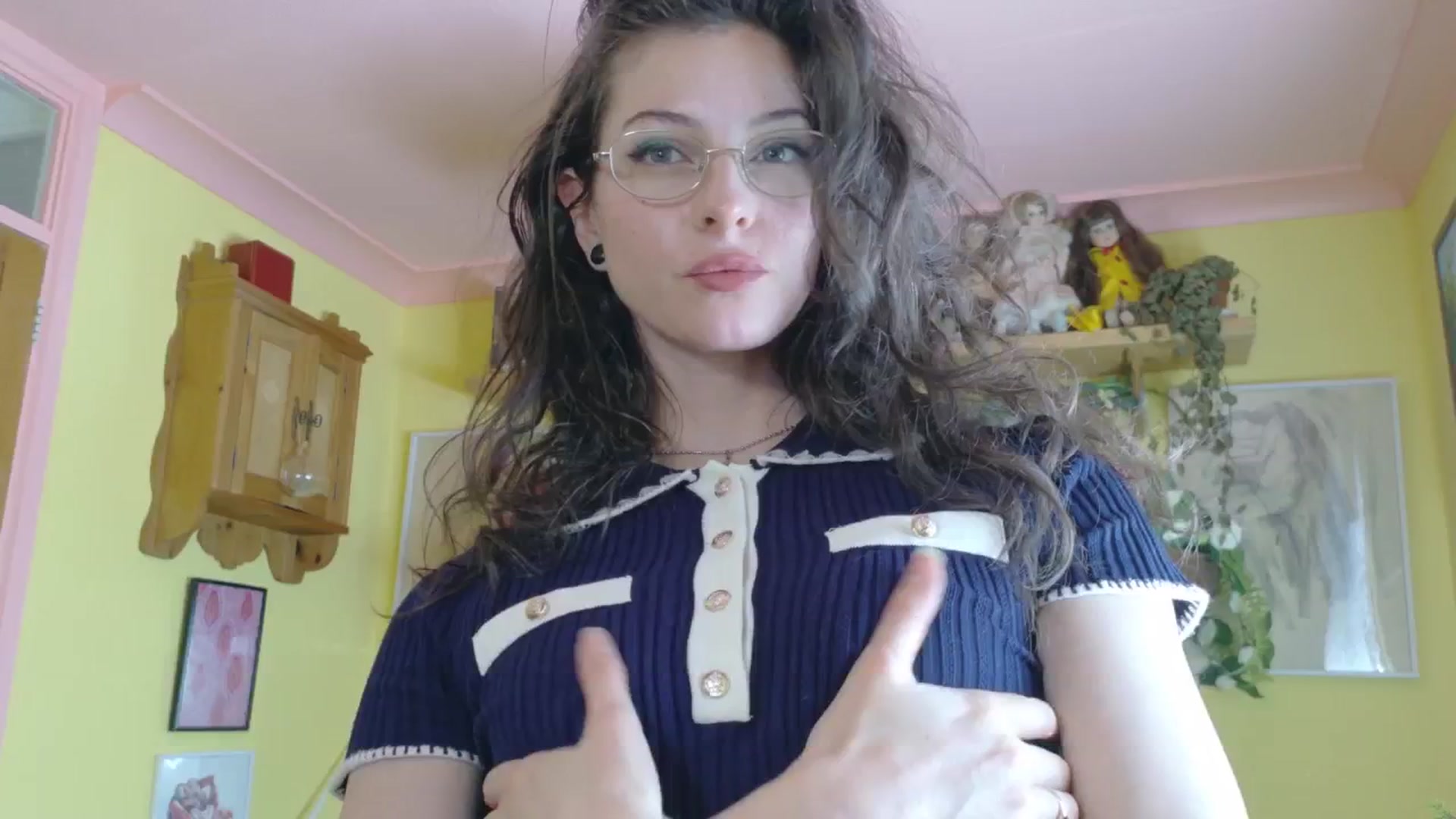 Gallery image thumbnail from porcelaincity's myfreecams stream on, 08/25/2025, 13:30 image 6 of 20