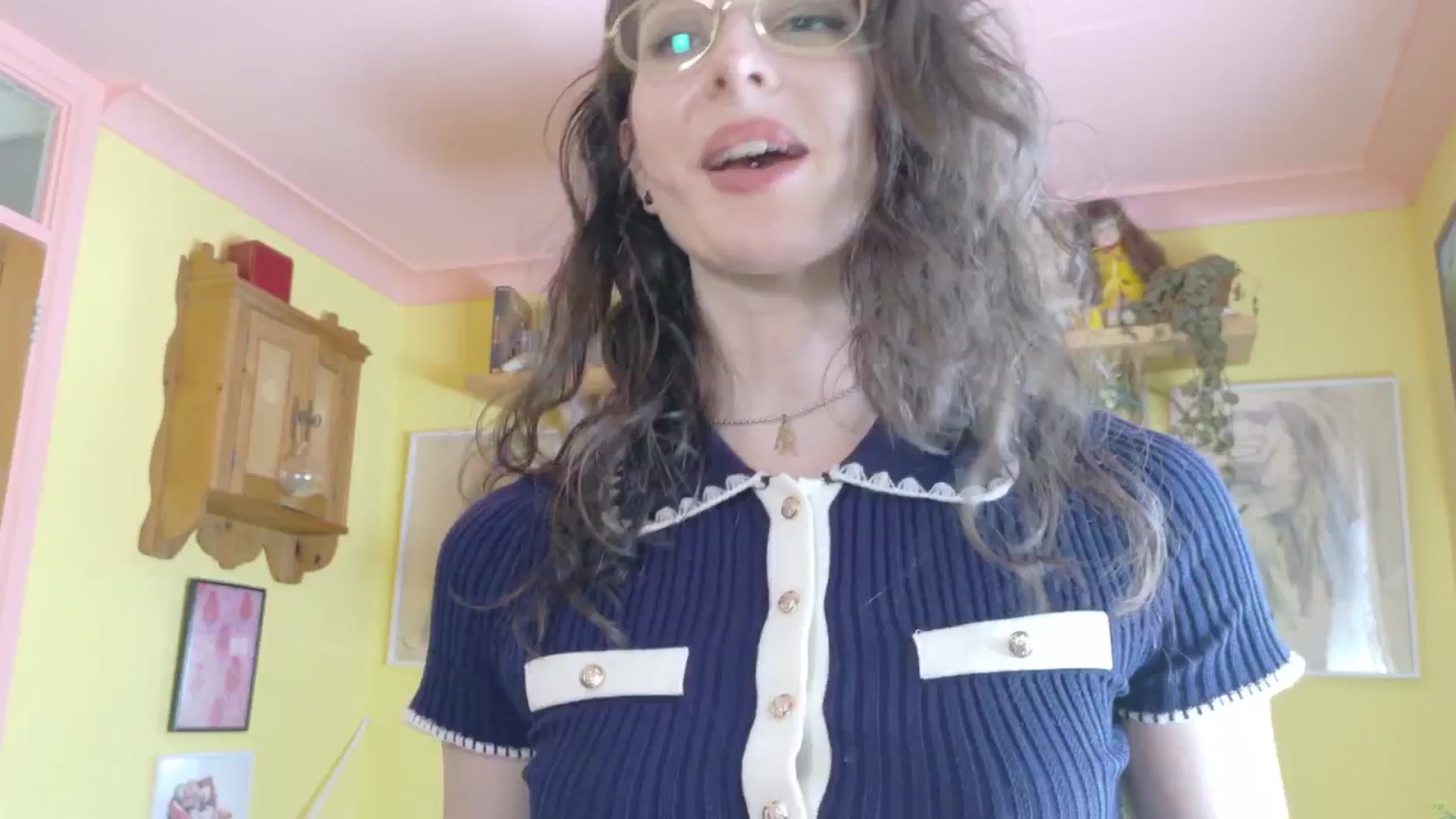 Gallery image thumbnail from porcelaincity's myfreecams stream on, 08/25/2025, 13:30 image 8 of 20
