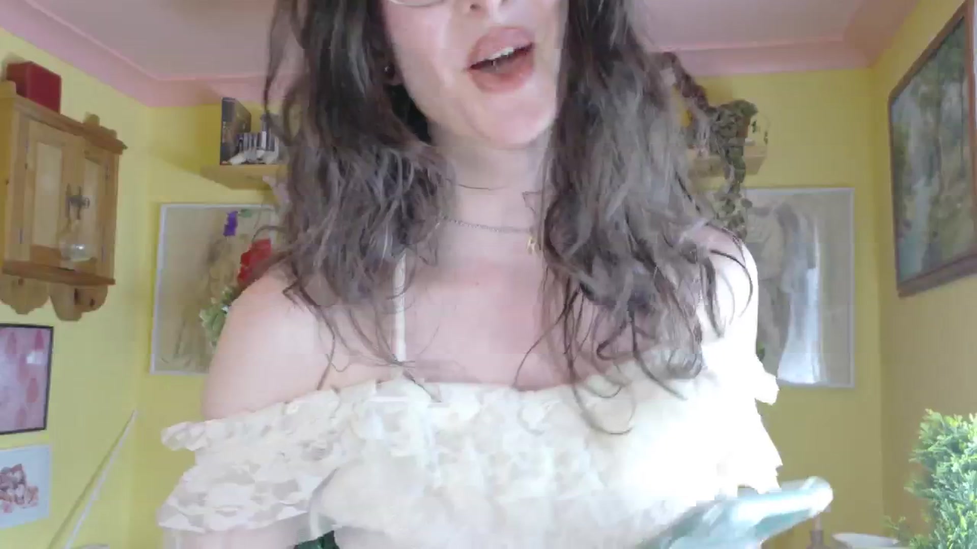 Gallery image thumbnail from porcelaincity's myfreecams stream on, 08/26/2025, 14:02 image 10 of 20