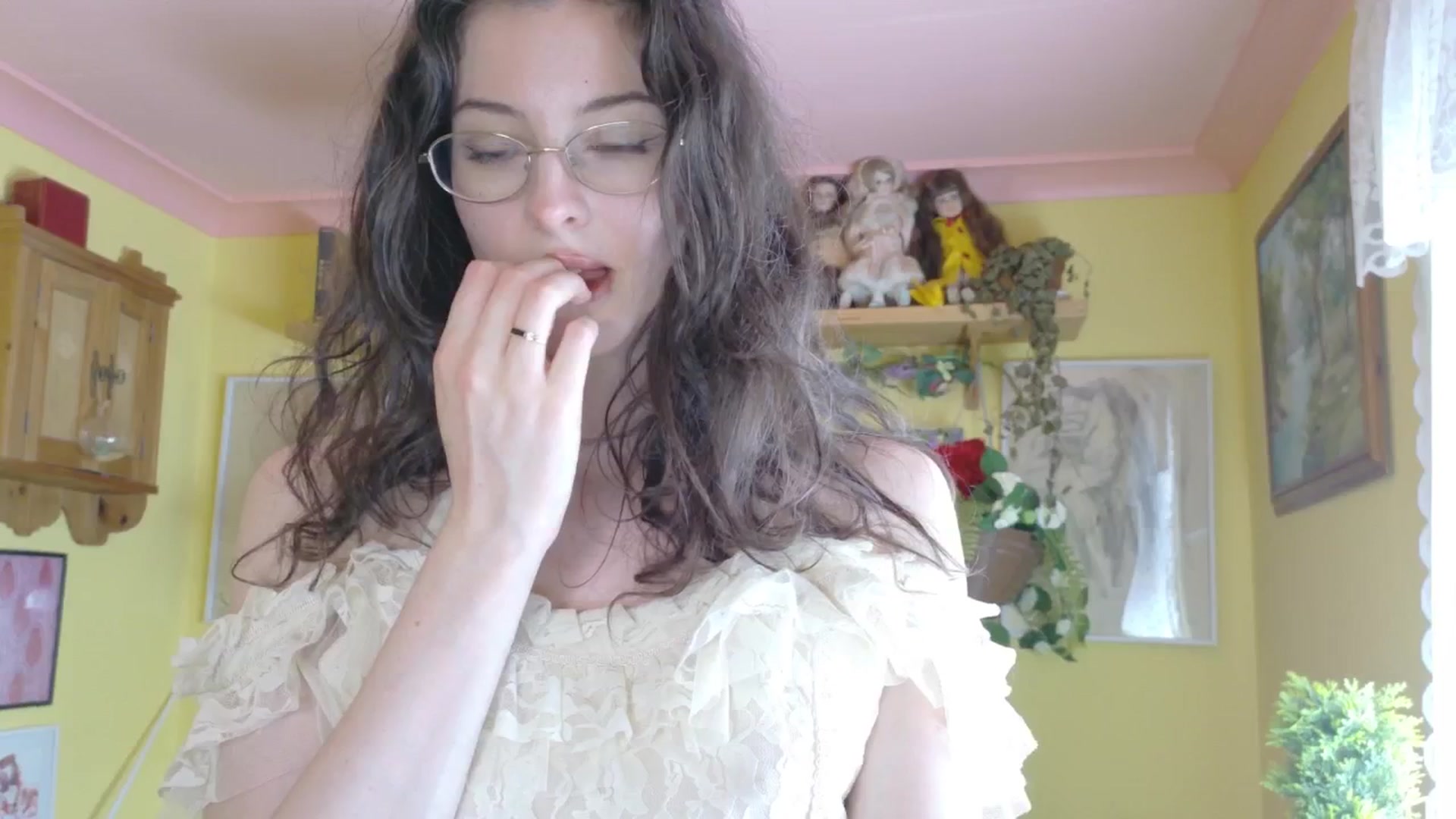 Gallery image thumbnail from porcelaincity's myfreecams stream on, 08/26/2025, 14:02 image 3 of 20