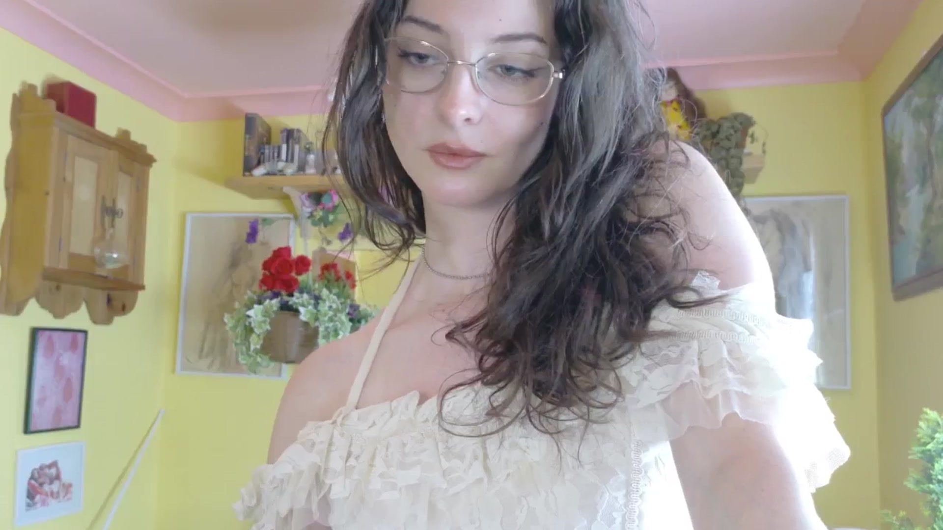 Gallery image thumbnail from porcelaincity's myfreecams stream on, 08/26/2025, 14:02 image 9 of 20