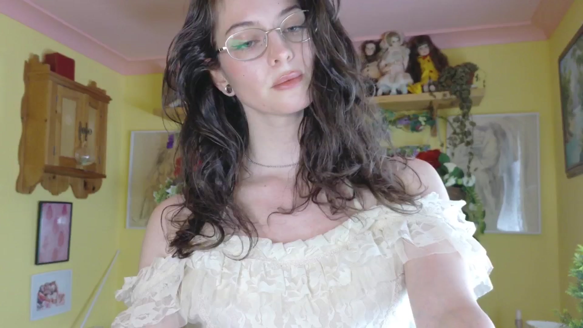 Gallery image thumbnail from porcelaincity's myfreecams stream on, 08/26/2025, 14:02 image 17 of 20