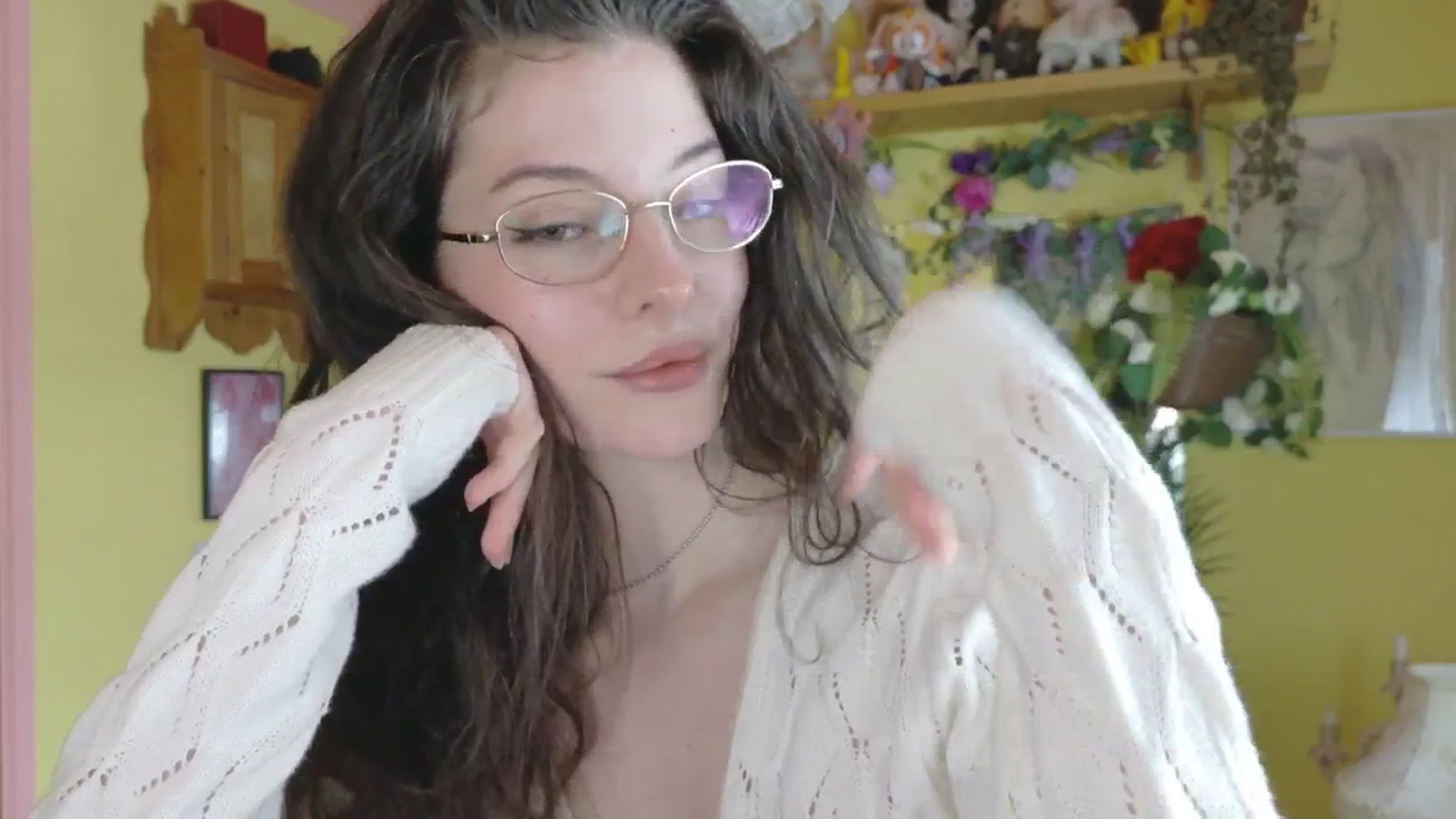 Gallery image thumbnail from porcelaincity's myfreecams stream on, 08/27/2025, 09:01 image 16 of 20