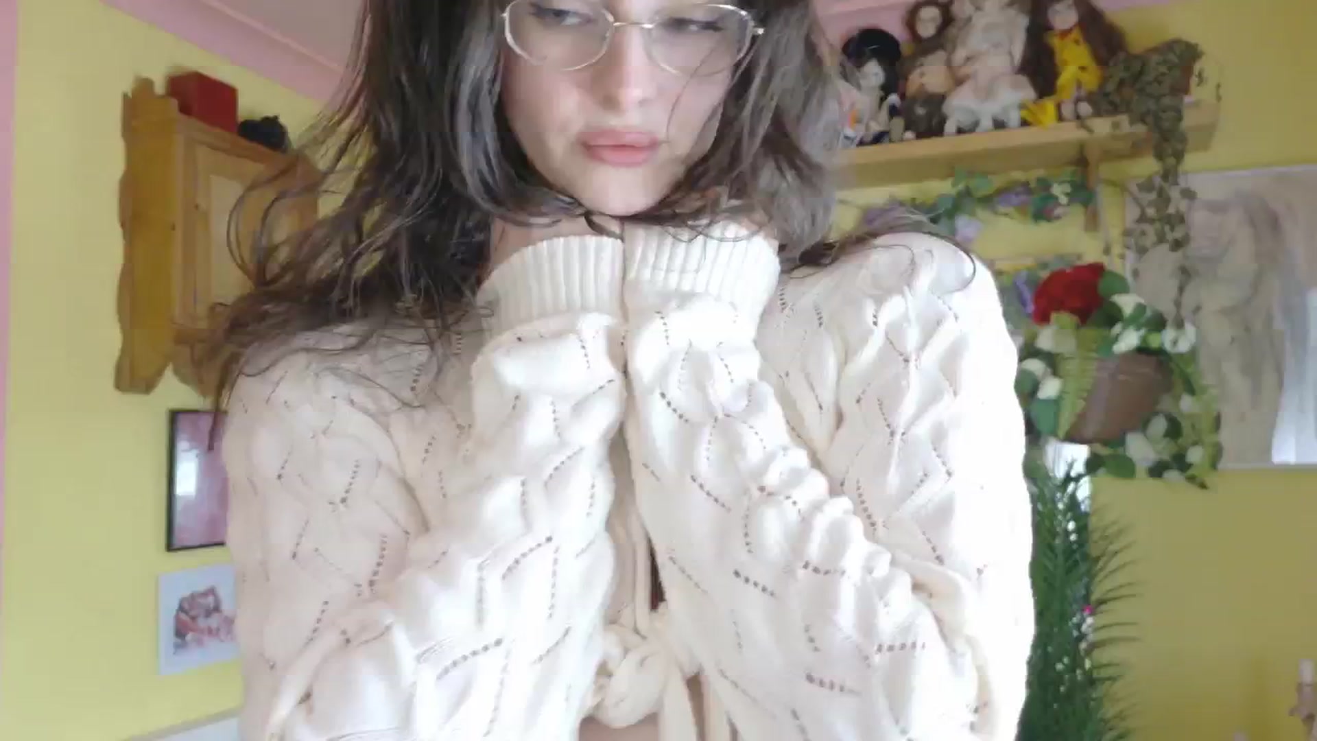Gallery image thumbnail from porcelaincity's myfreecams stream on, 08/27/2025, 09:01 image 7 of 20
