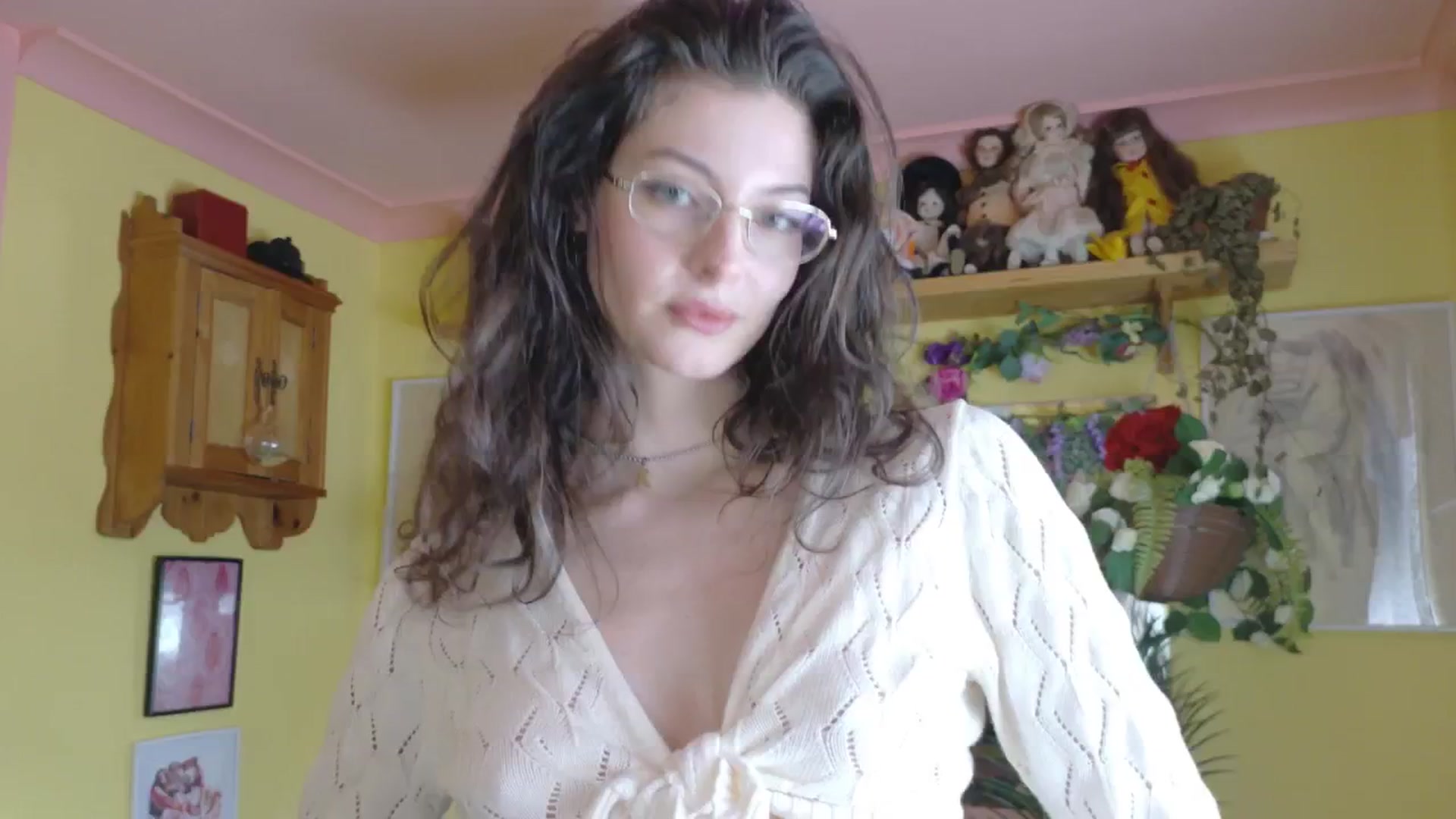 Gallery image thumbnail from porcelaincity's myfreecams stream on, 08/27/2025, 09:01 image 11 of 20