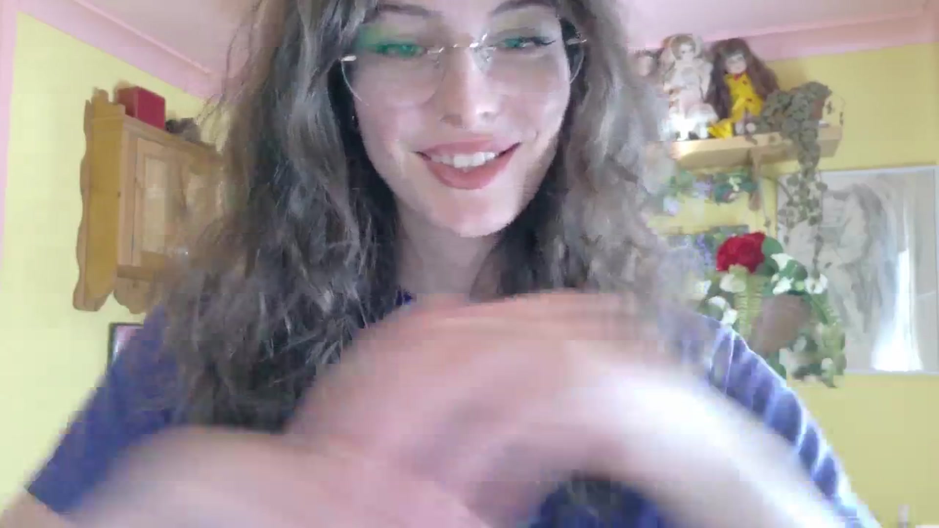 Gallery image thumbnail from porcelaincity's myfreecams stream on, 09/01/2025, 15:46 image 17 of 20