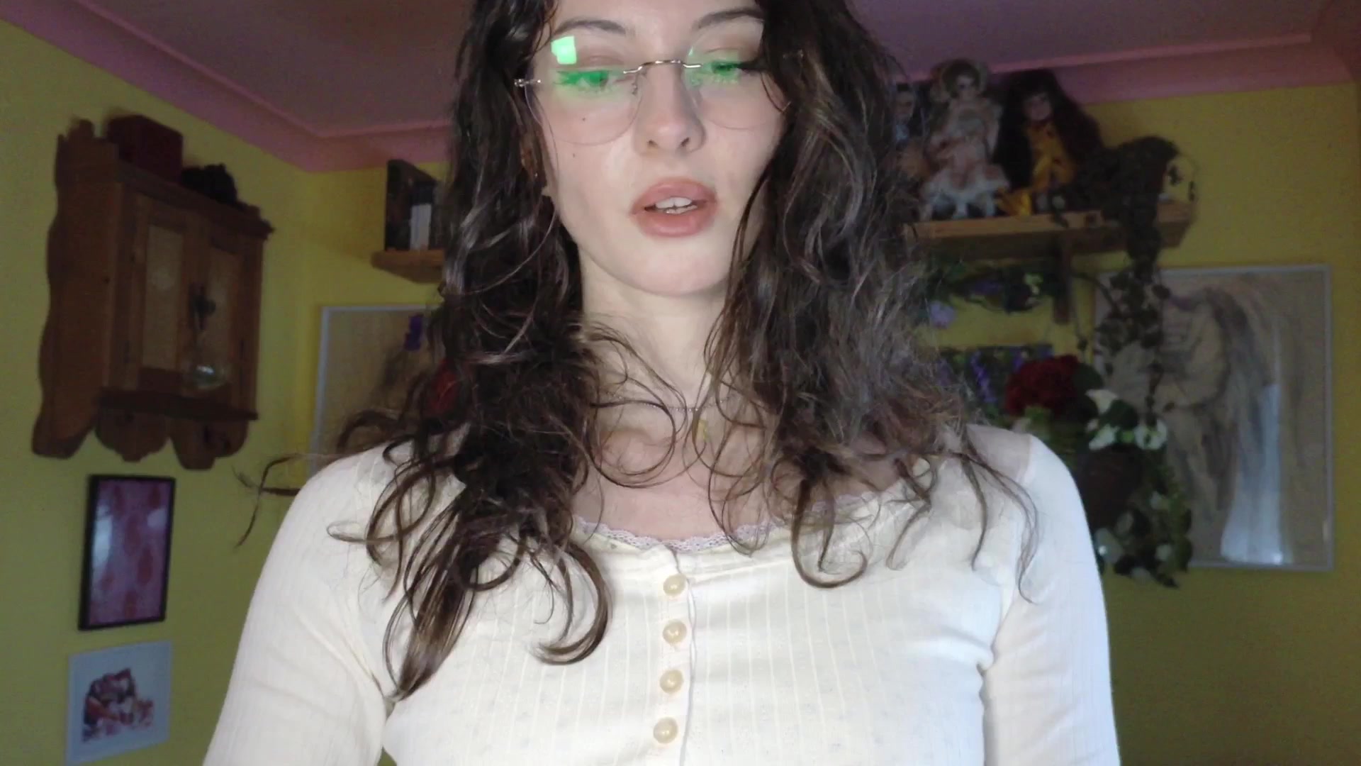 Gallery image thumbnail from porcelaincity's myfreecams stream on, 09/09/2025, 18:45 image 8 of 20