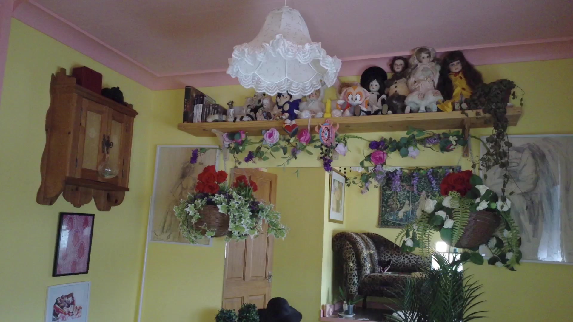 Gallery image thumbnail from porcelaincity's myfreecams stream on, 09/09/2025, 18:45 image 13 of 20