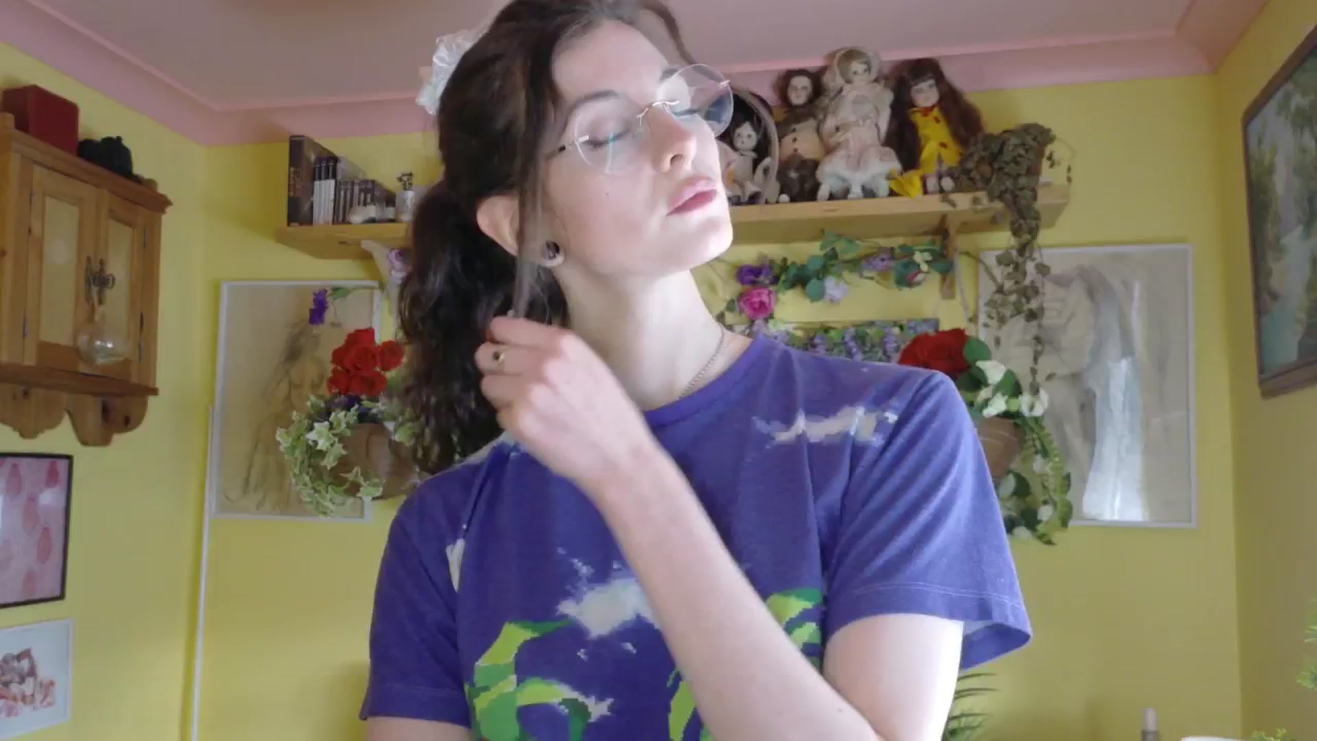 Gallery image thumbnail from porcelaincity's myfreecams stream on, 09/11/2025, 16:49 image 12 of 20