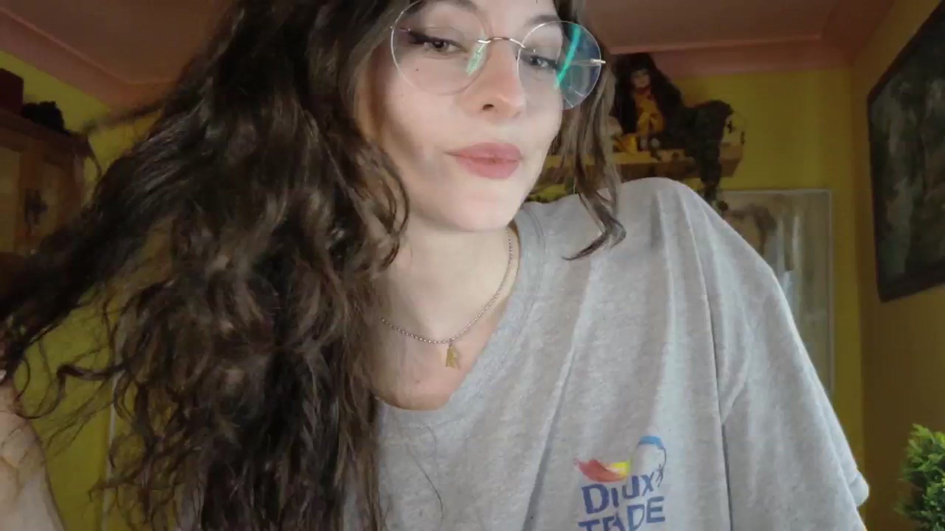 Gallery image thumbnail from porcelaincity's myfreecams stream on, 09/16/2025, 14:02 image 16 of 20