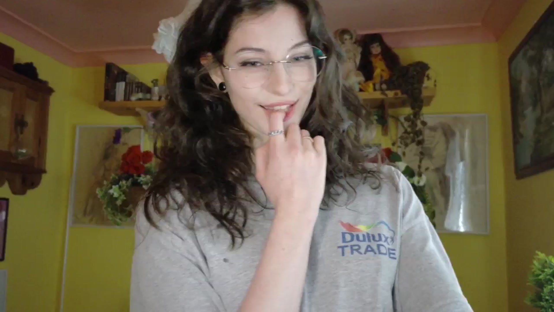 Gallery image thumbnail from porcelaincity's myfreecams stream on, 09/16/2025, 14:02 image 12 of 20