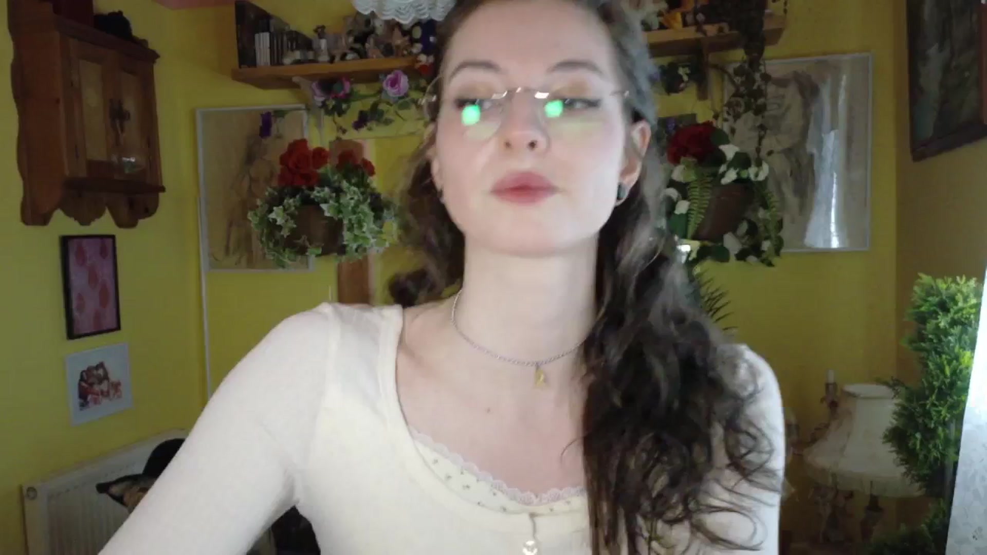 Gallery image thumbnail from porcelaincity's myfreecams stream on, 09/17/2025, 13:00 image 20 of 20