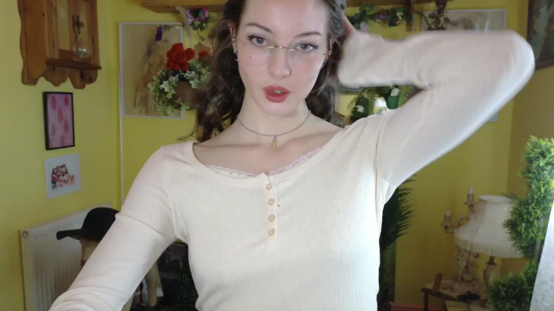 Gallery image thumbnail from porcelaincity's myfreecams stream on, 09/17/2025, 13:00 image 5 of 20