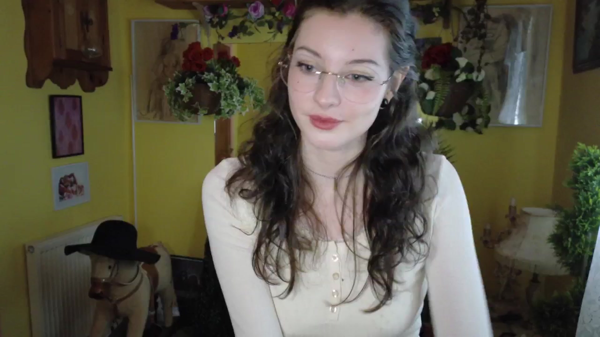 Gallery image thumbnail from porcelaincity's myfreecams stream on, 09/17/2025, 13:00 image 3 of 20