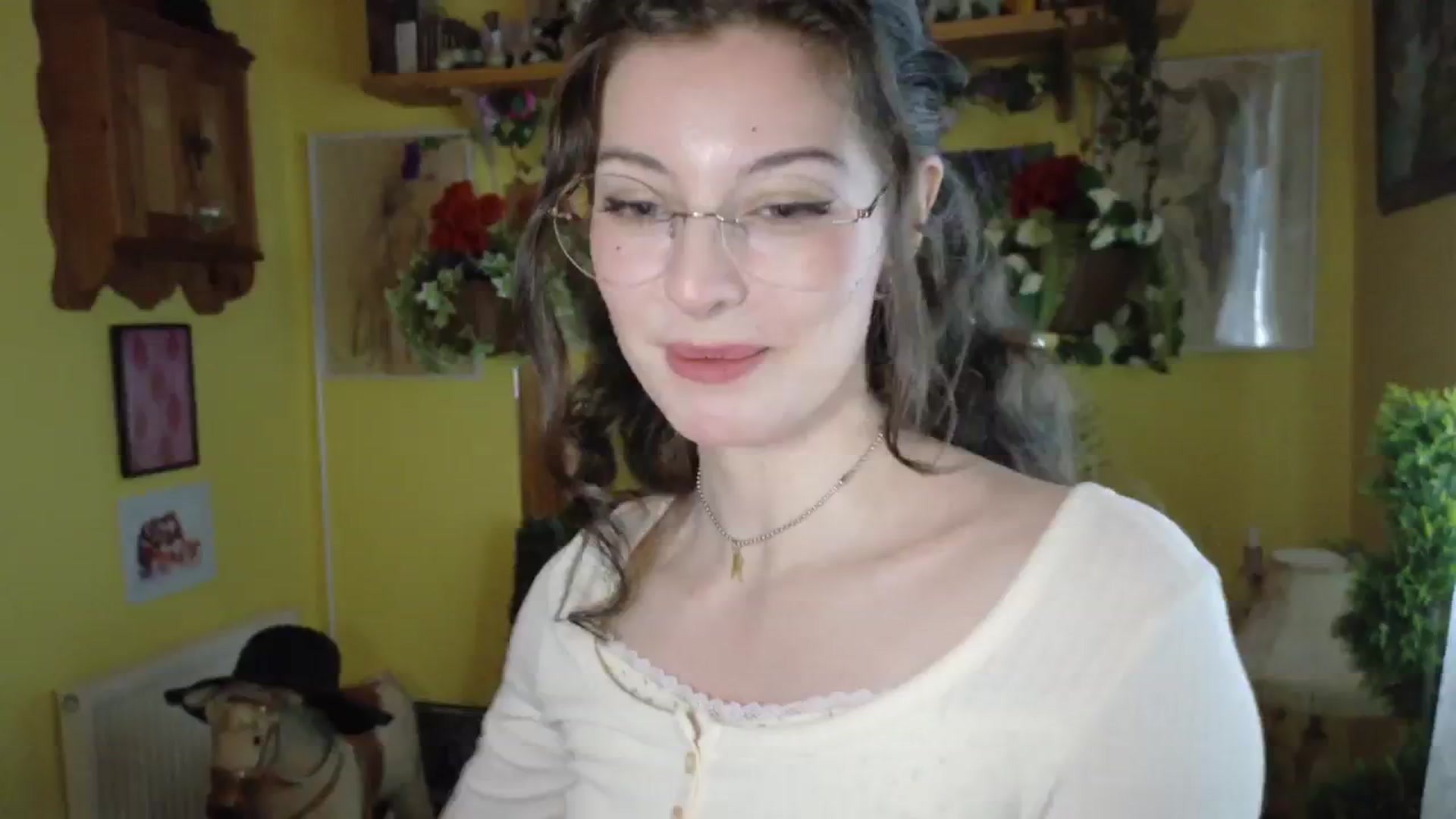 Gallery image thumbnail from porcelaincity's myfreecams stream on, 09/17/2025, 13:00 image 19 of 20