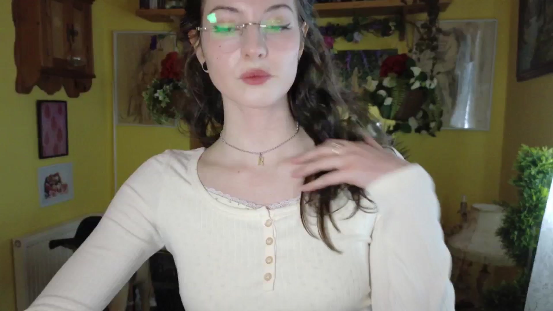 Gallery image thumbnail from porcelaincity's myfreecams stream on, 09/17/2025, 13:00 image 9 of 20