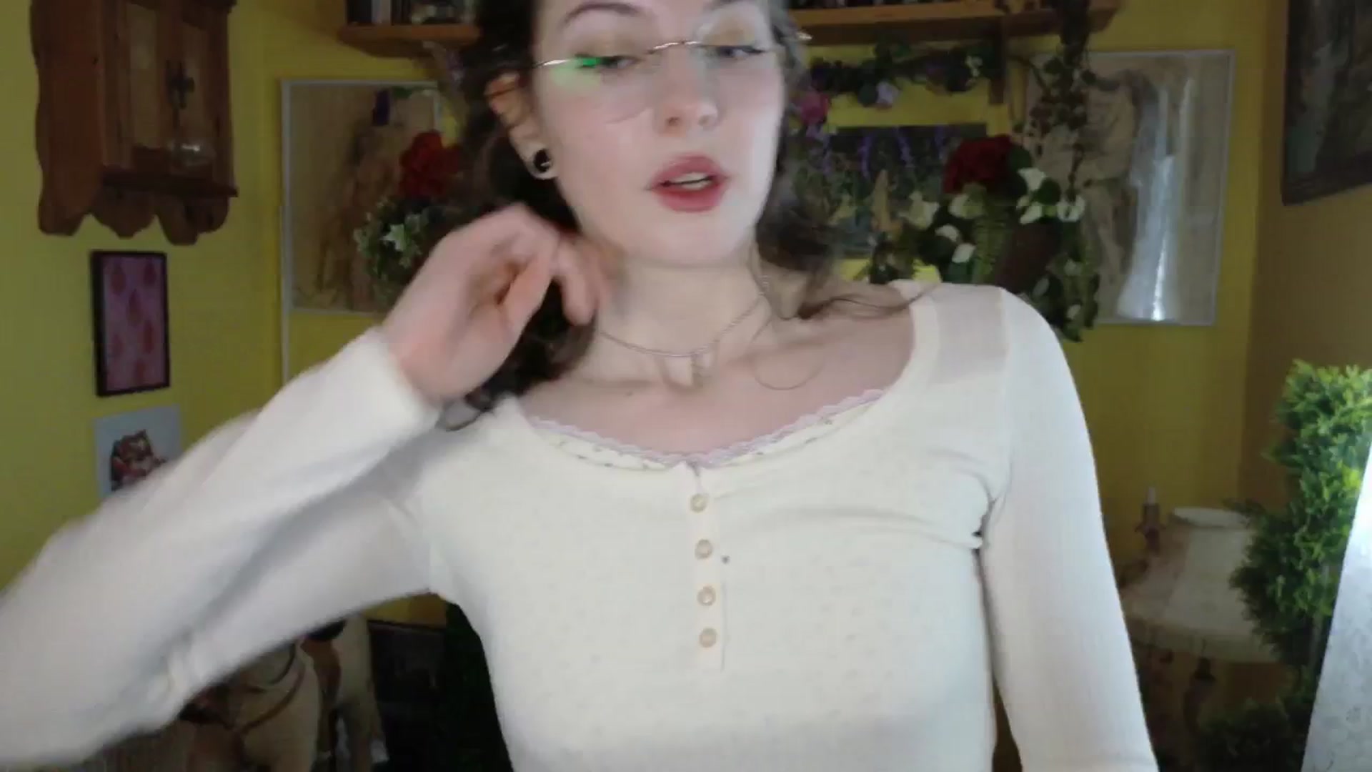 Gallery image thumbnail from porcelaincity's myfreecams stream on, 09/17/2025, 13:00 image 7 of 20