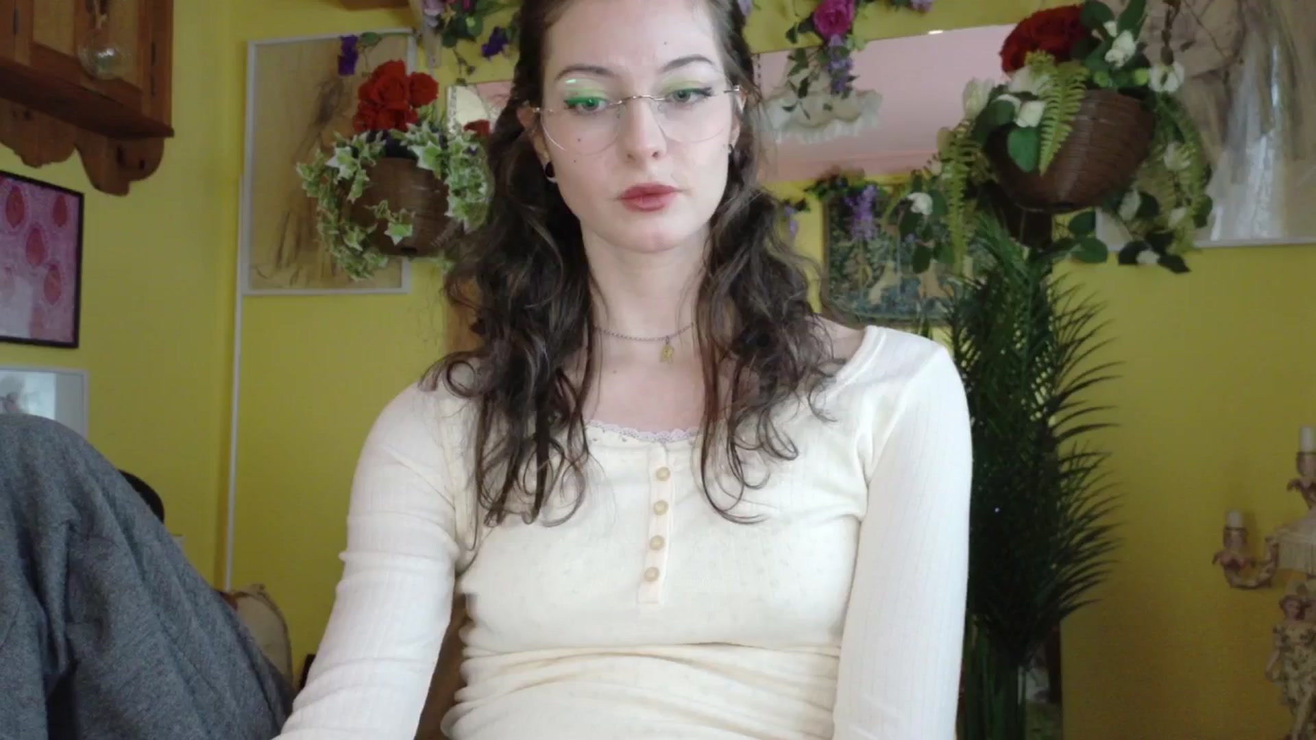 Gallery image thumbnail from porcelaincity's myfreecams stream on, 09/17/2025, 14:00 image 9 of 20