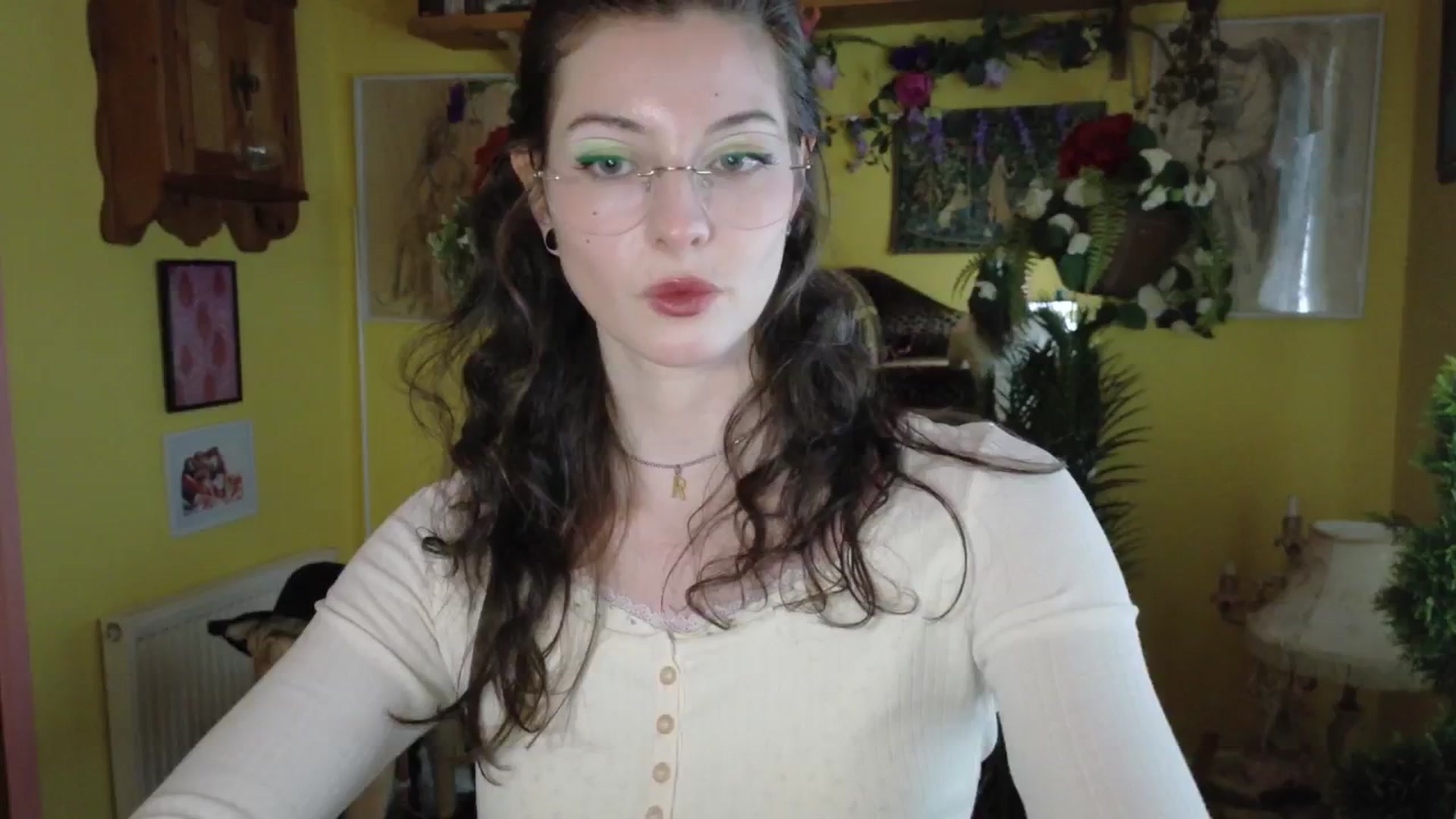 Gallery image thumbnail from porcelaincity's myfreecams stream on, 09/17/2025, 14:00 image 1 of 20