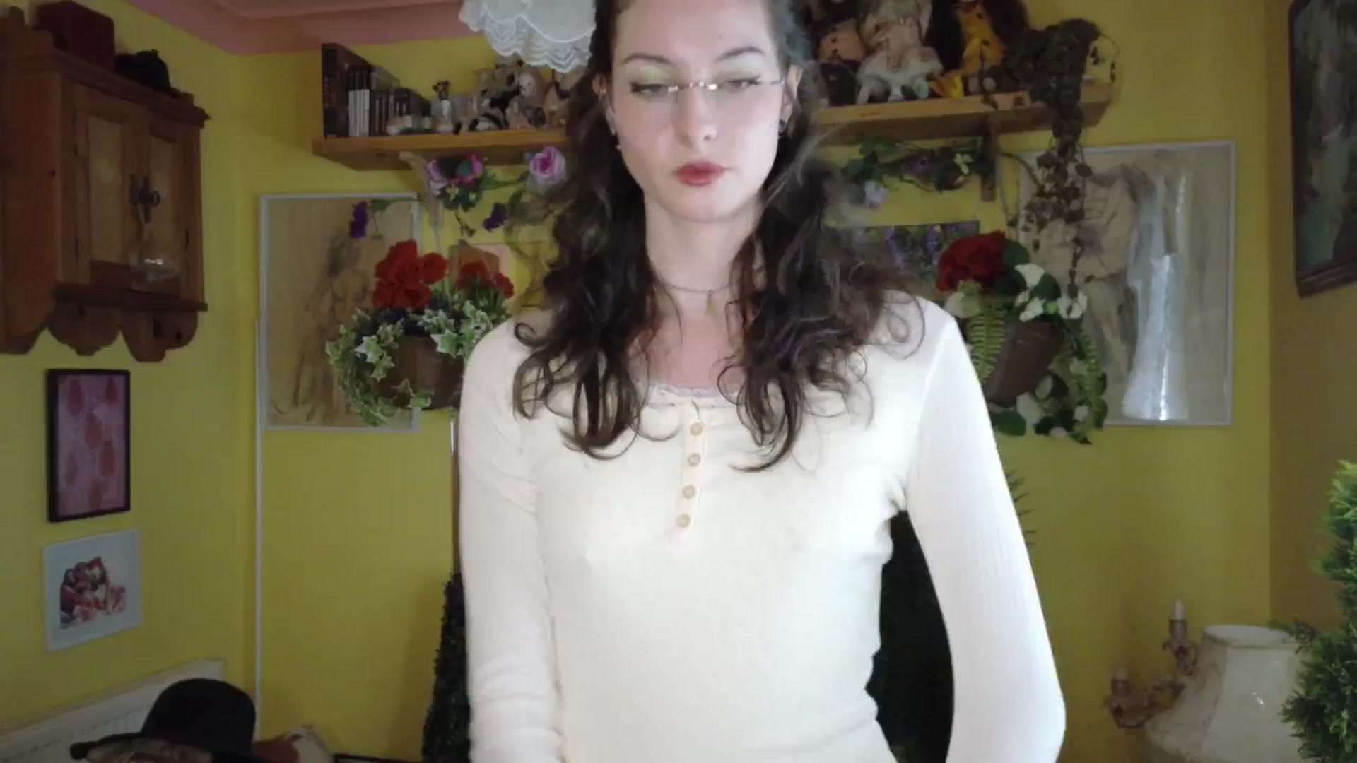 Gallery image thumbnail from porcelaincity's myfreecams stream on, 09/17/2025, 14:00 image 4 of 20