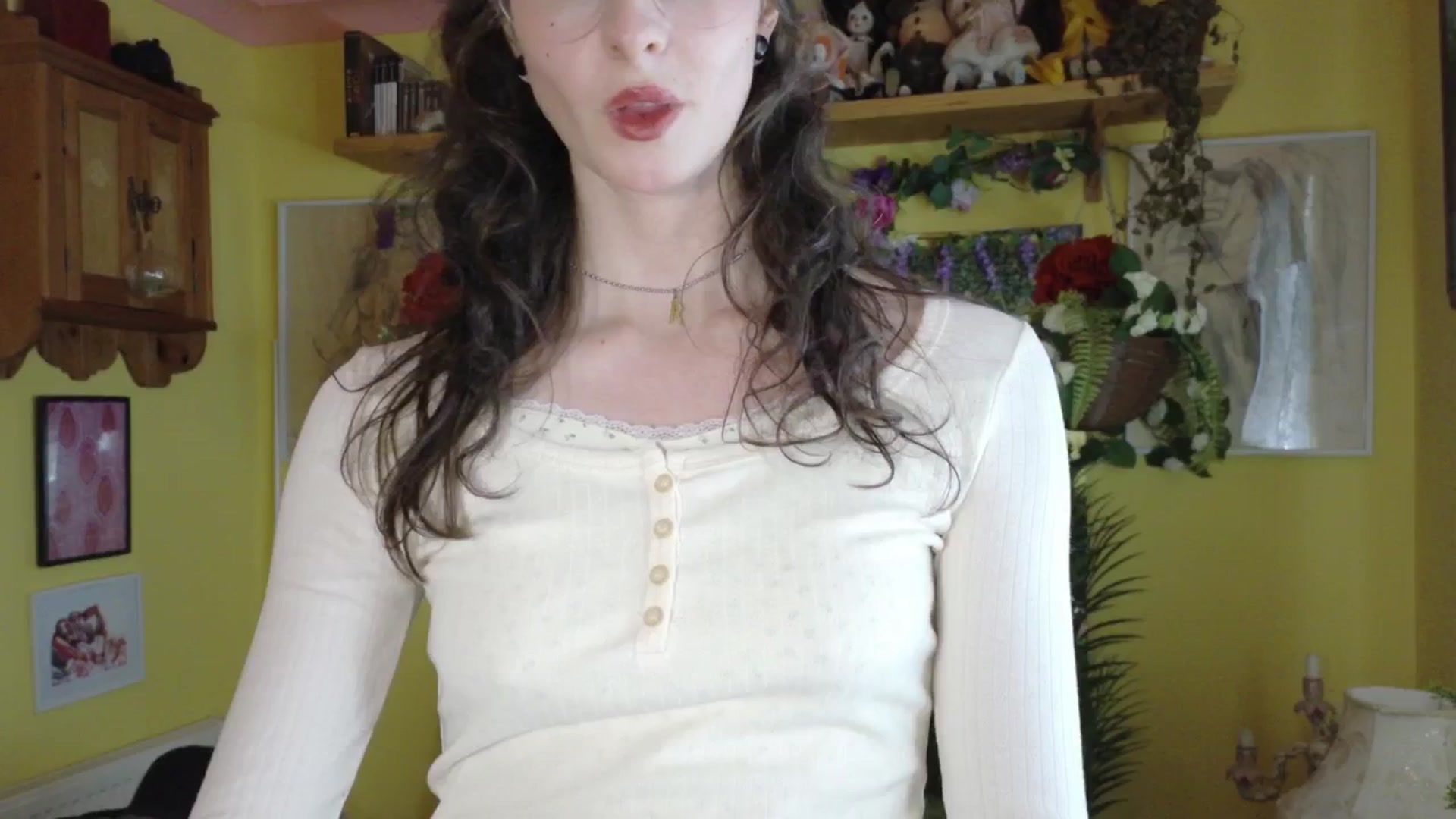Gallery image thumbnail from porcelaincity's myfreecams stream on, 09/17/2025, 14:00 image 6 of 20