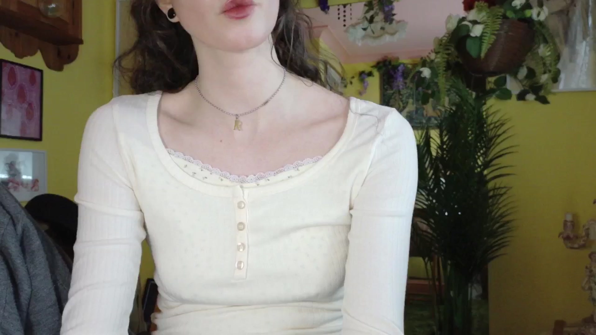 Gallery image thumbnail from porcelaincity's myfreecams stream on, 09/17/2025, 14:00 image 20 of 20