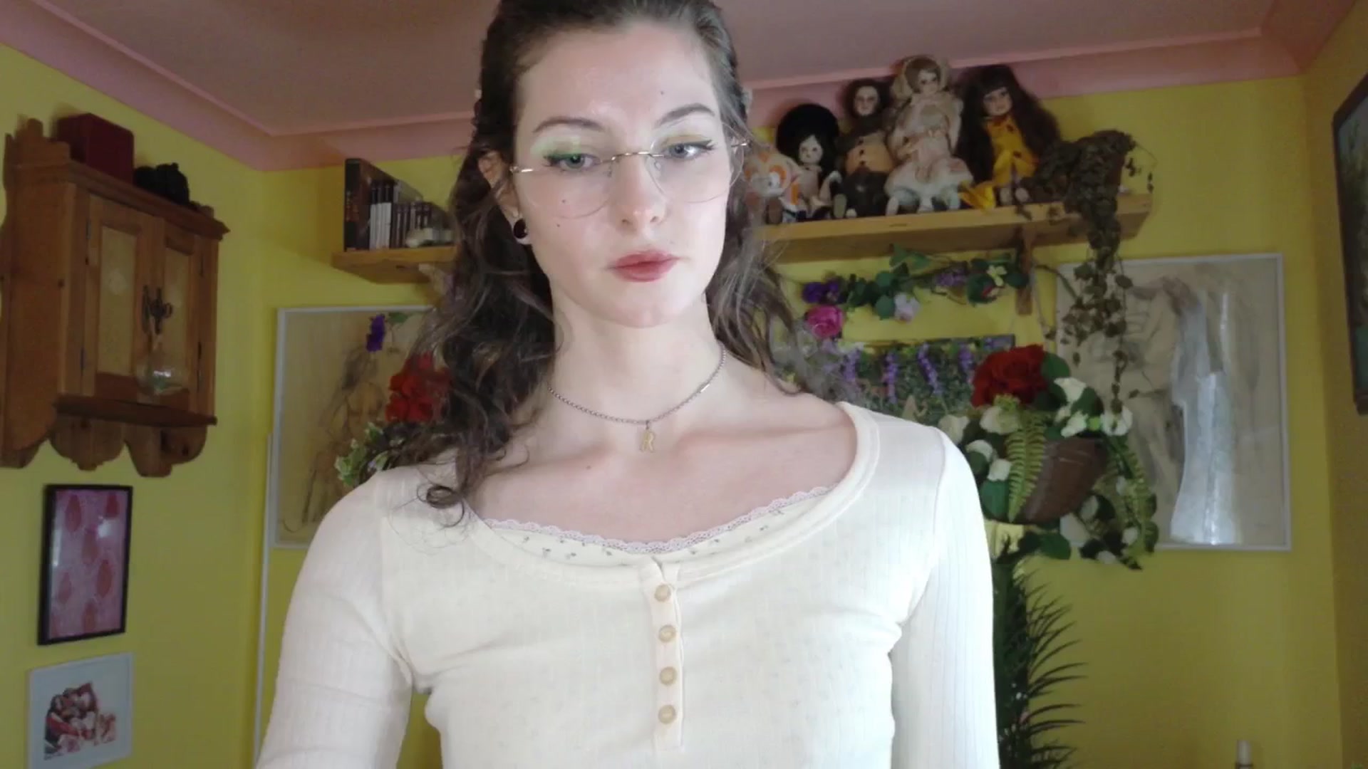 Gallery image thumbnail from porcelaincity's myfreecams stream on, 09/17/2025, 14:00 image 8 of 20