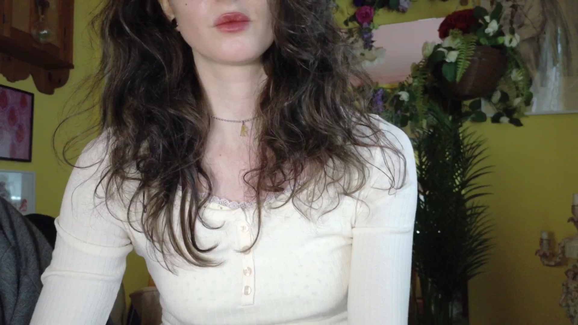 Gallery image thumbnail from porcelaincity's myfreecams stream on, 09/17/2025, 14:46 image 11 of 20