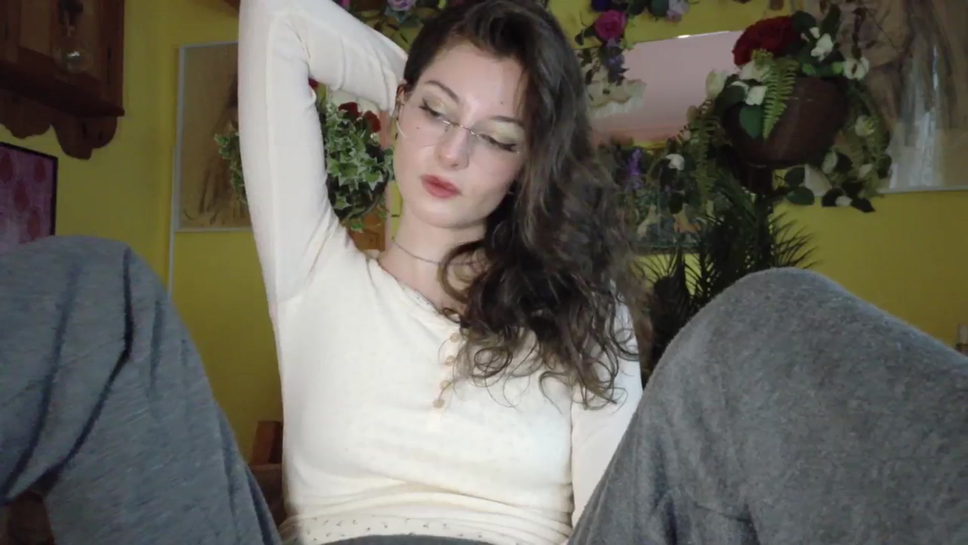 Gallery image thumbnail from porcelaincity's myfreecams stream on, 09/17/2025, 14:46 image 18 of 20