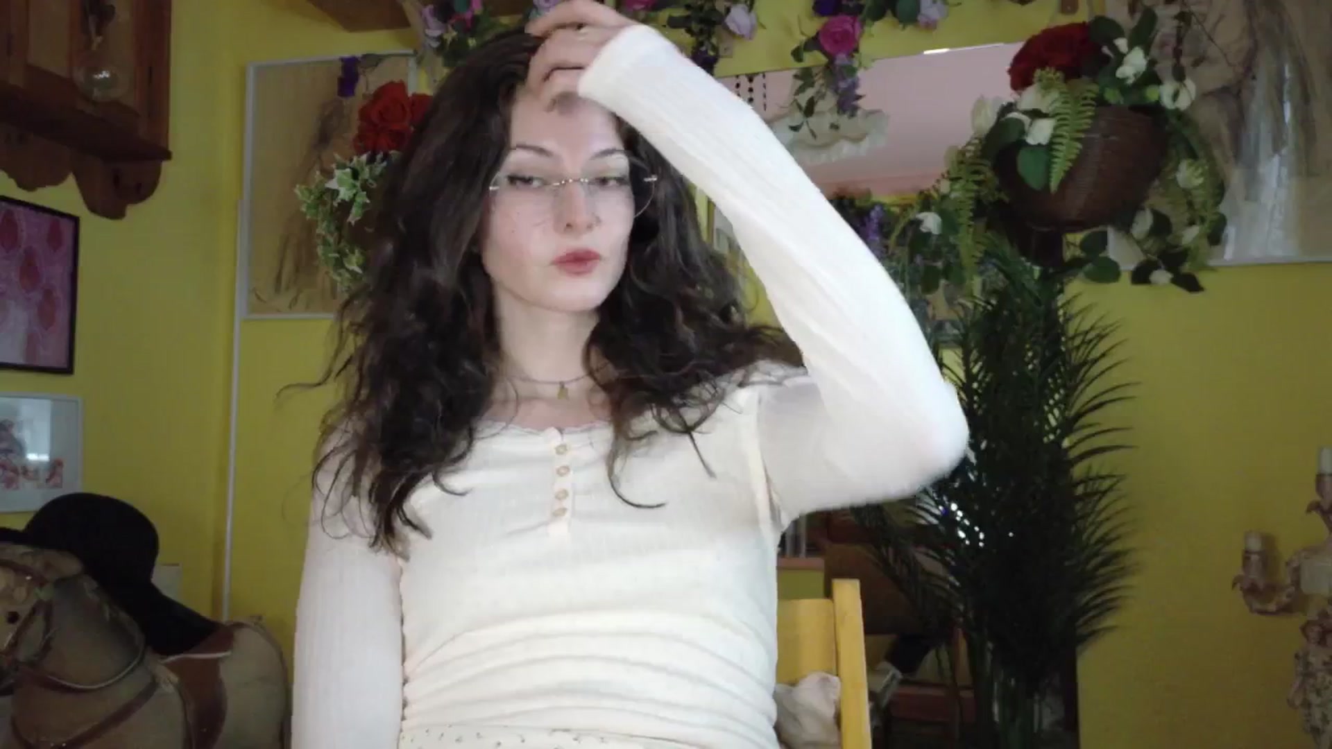 Gallery image thumbnail from porcelaincity's myfreecams stream on, 09/17/2025, 14:46 image 4 of 20