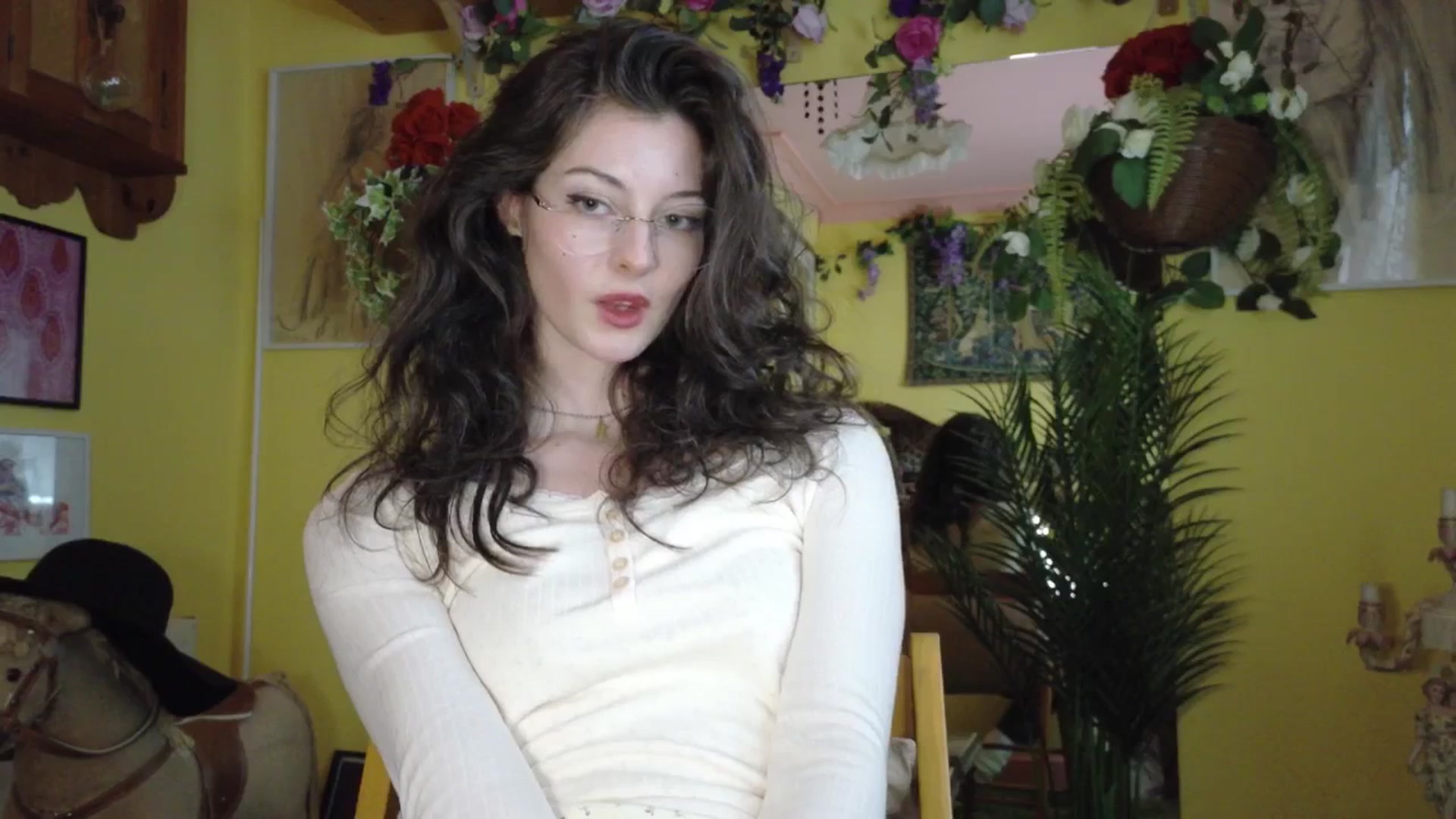 Gallery image thumbnail from porcelaincity's myfreecams stream on, 09/17/2025, 14:46 image 6 of 20