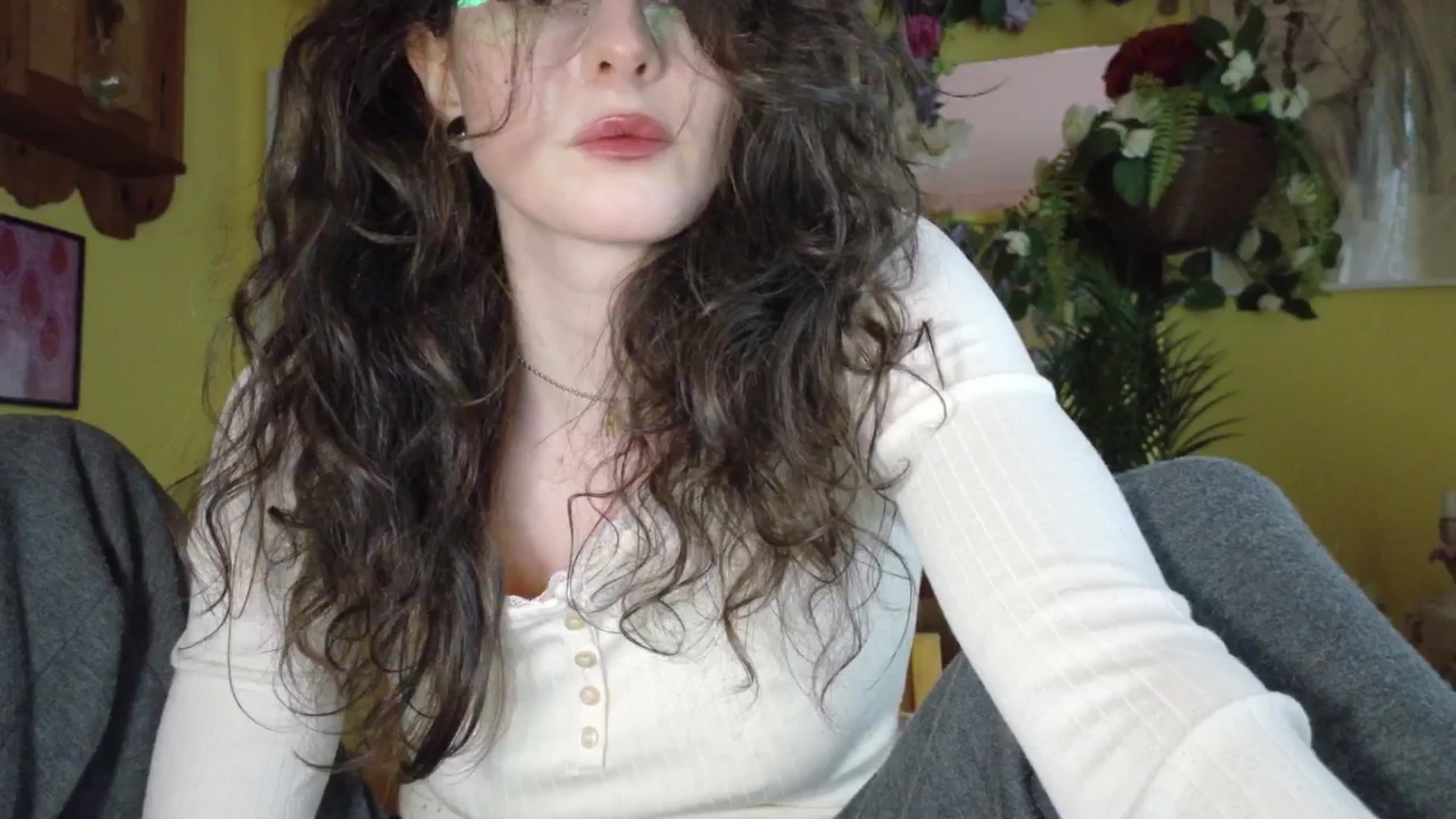 Gallery image thumbnail from porcelaincity's myfreecams stream on, 09/17/2025, 14:46 image 1 of 20