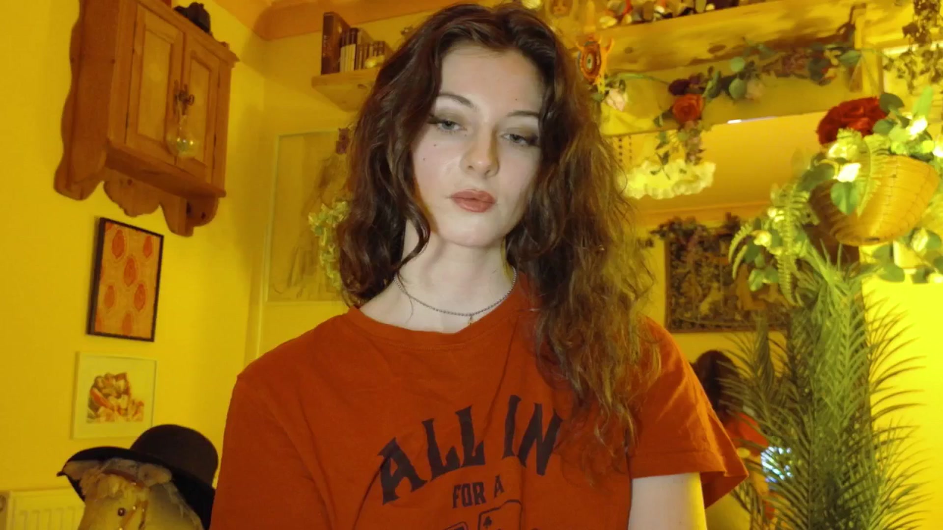 Gallery image thumbnail from porcelaincity's myfreecams stream on, 09/18/2025, 19:51 image 11 of 20